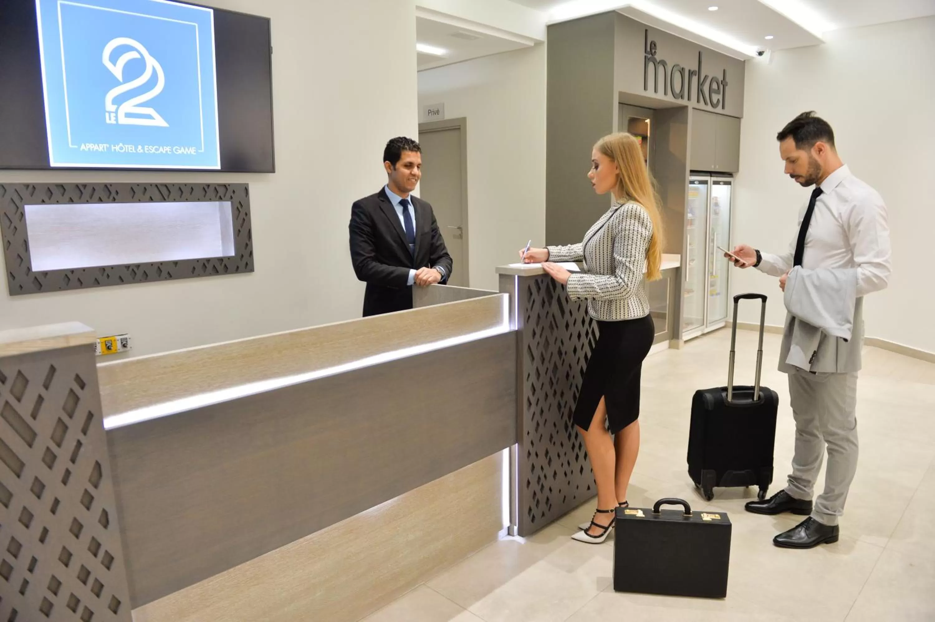 Staff in Le 22 Appart'Hotel