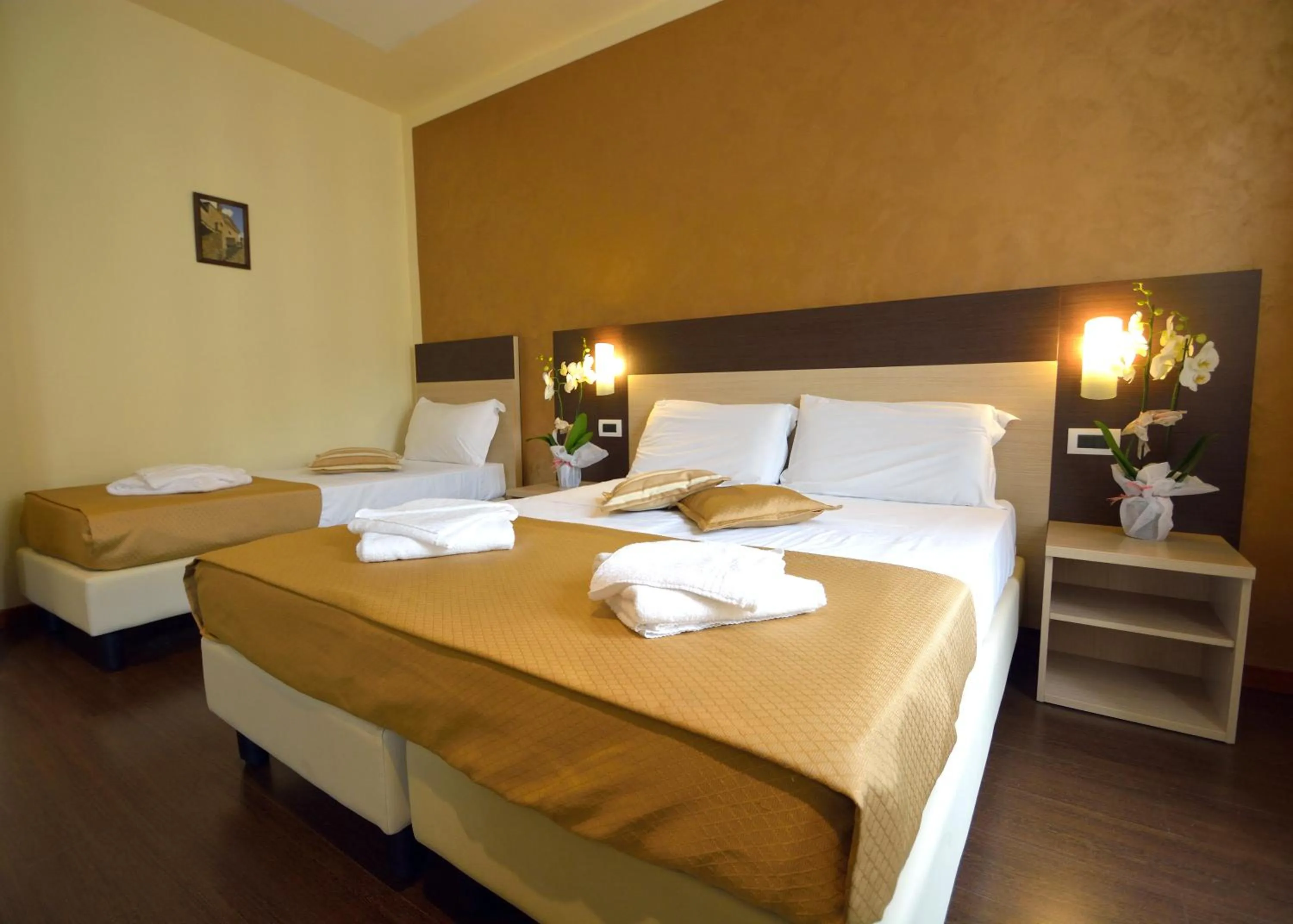 Photo of the whole room, Bed in B&B Marbò Florence