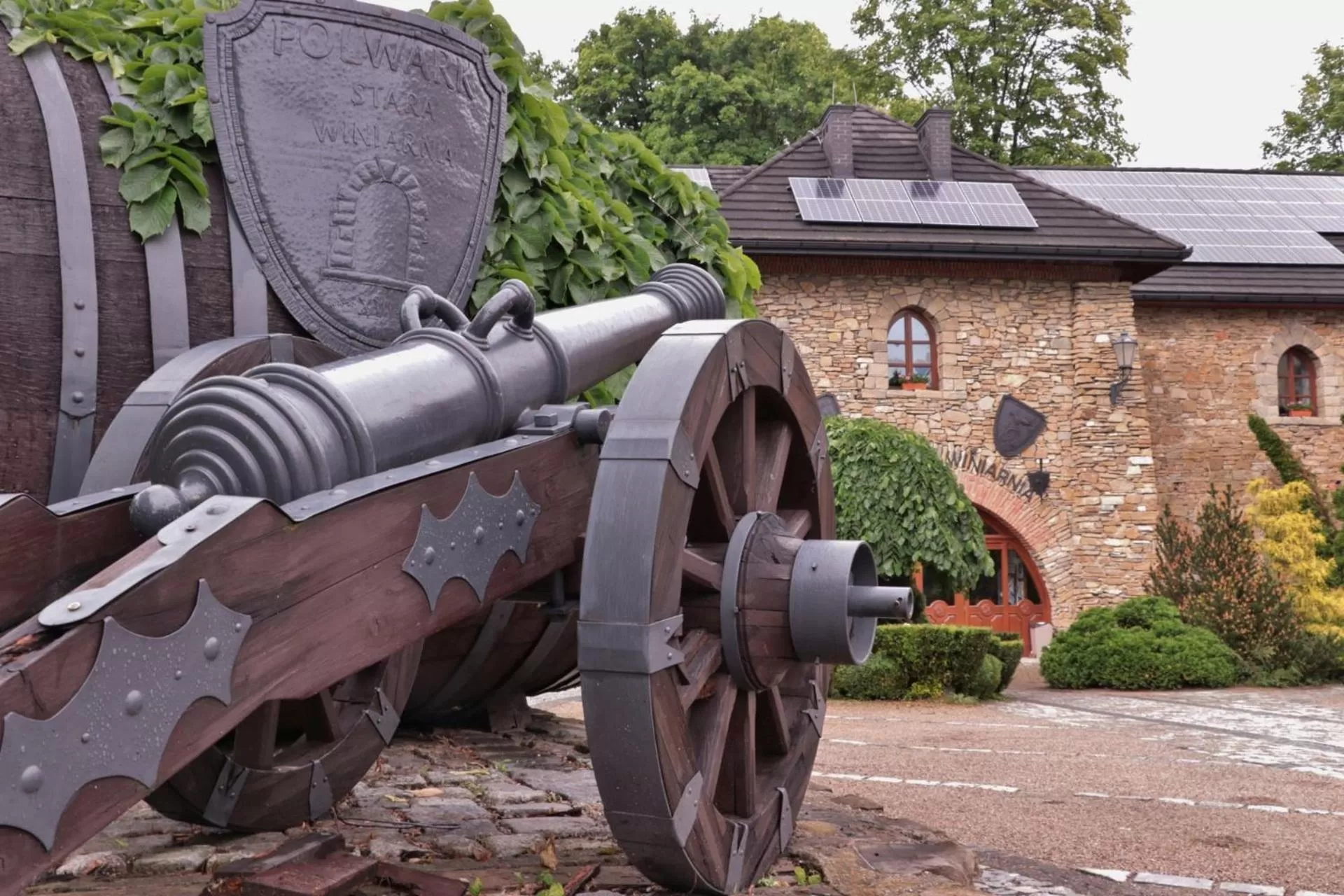 Property building in Folwark Stara Winiarnia