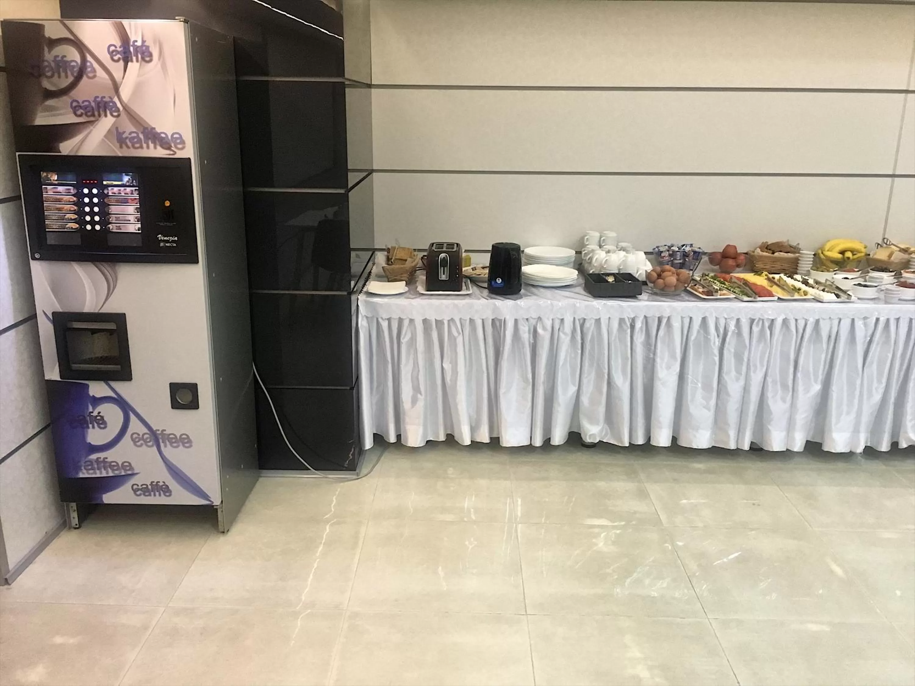 Restaurant/places to eat in Hotel De KOKA