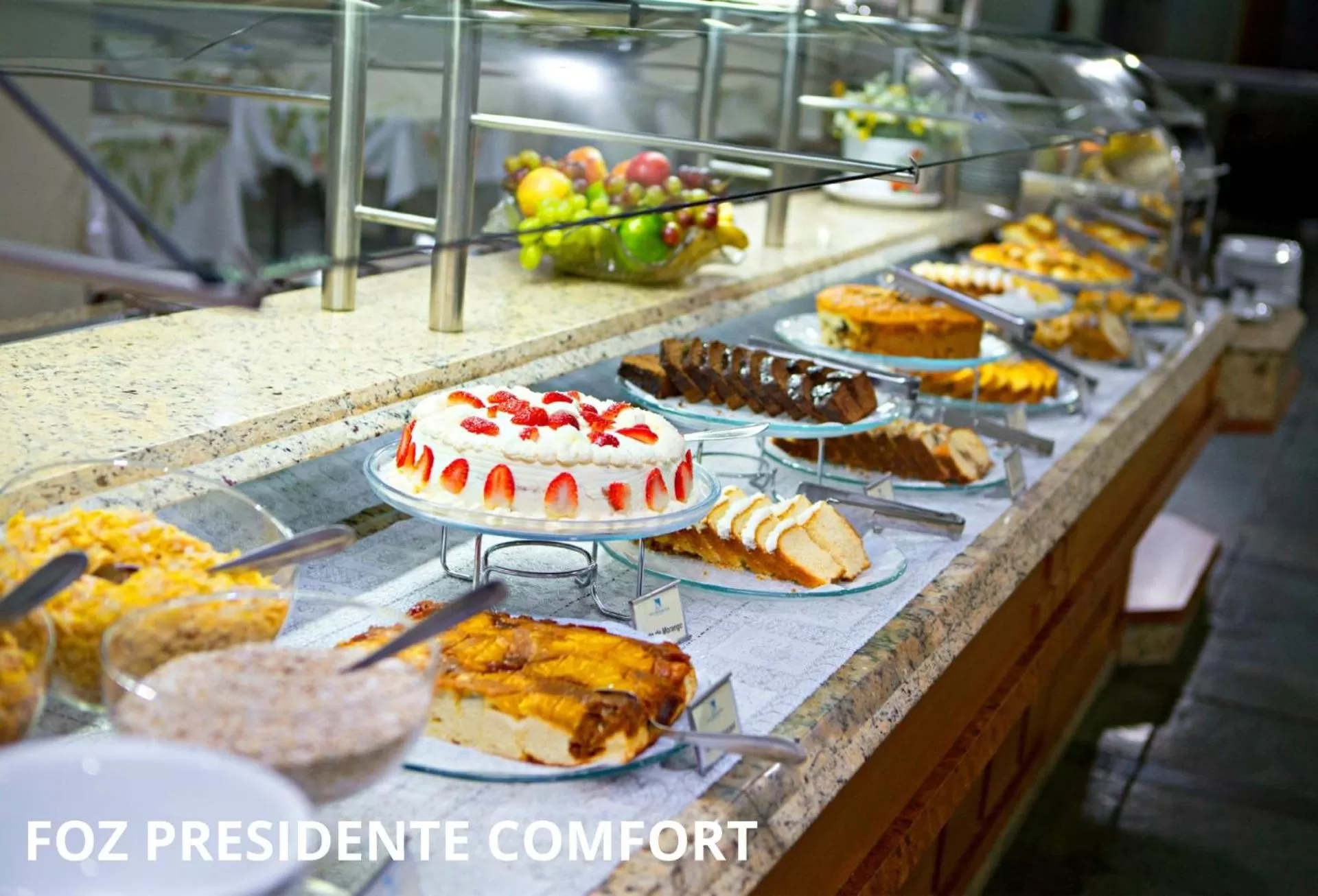 Continental breakfast in Foz Presidente Comfort Hotel