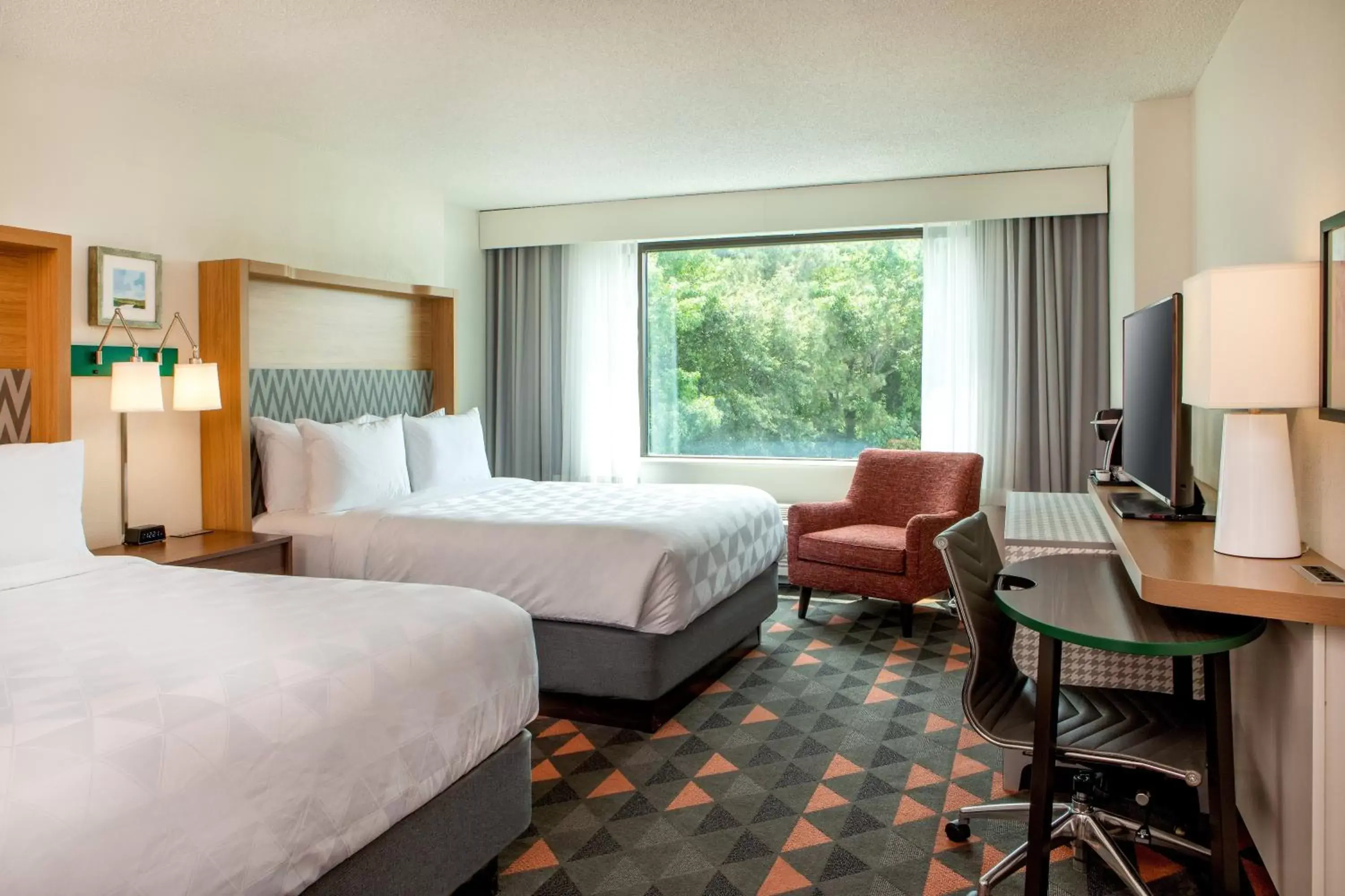 Standard Queen Room with Two Queen Beds in Holiday Inn Newport News - Hampton by IHG Standard Queen Room with Two Queen Beds in Holiday Inn Newport News - Hampton by IHG