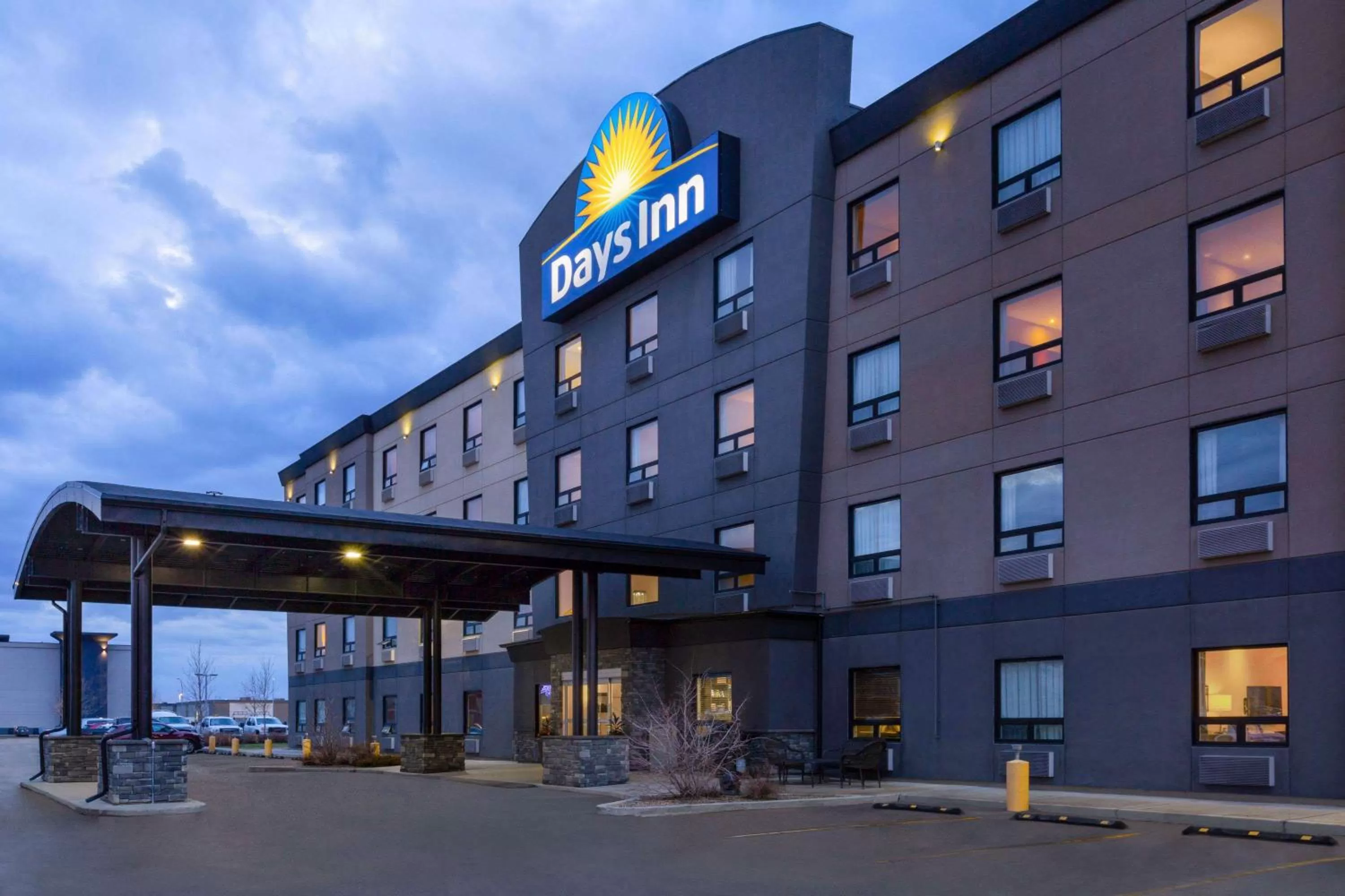 Property building in Days Inn by Wyndham Regina Airport West