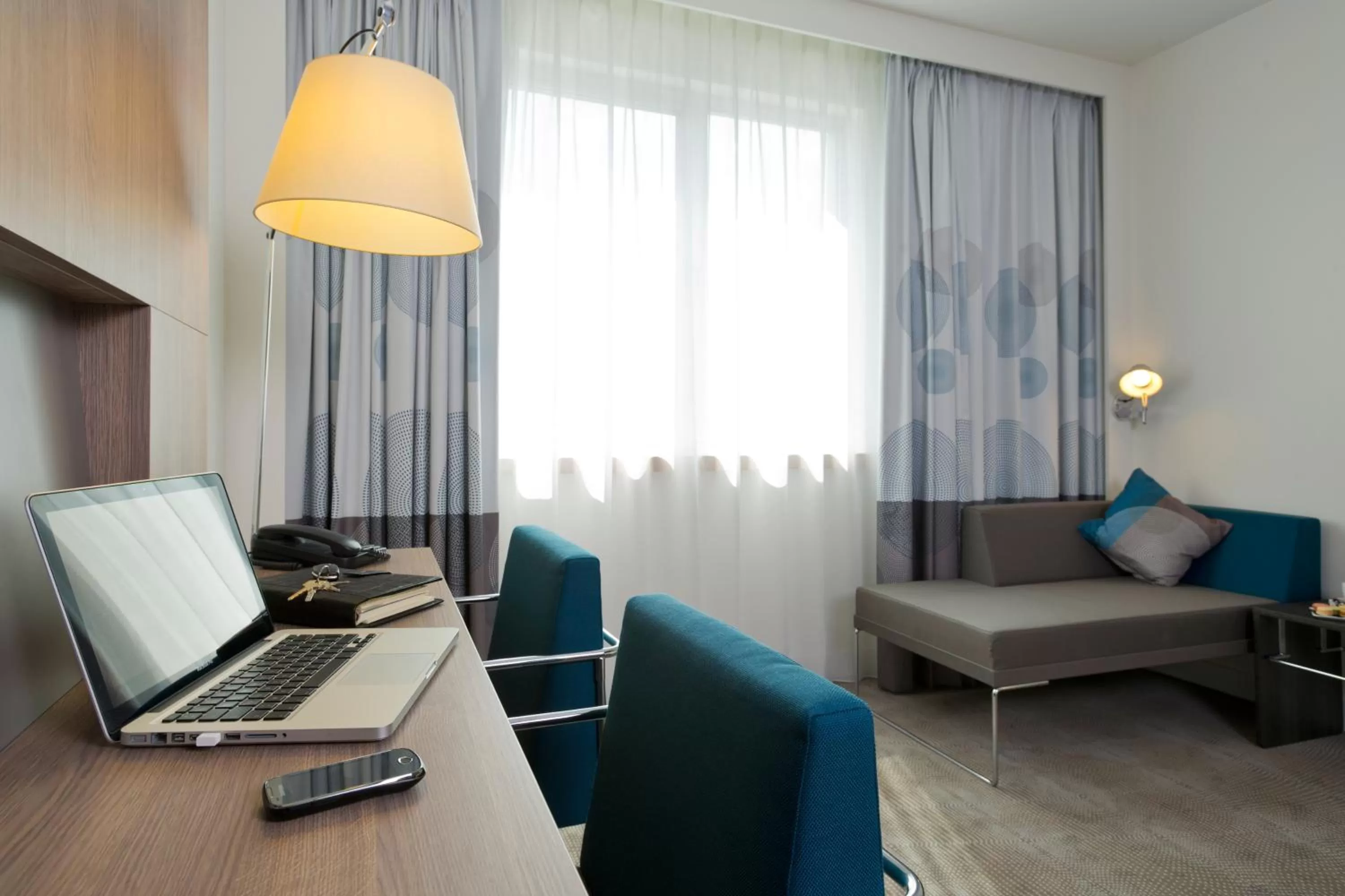 Bedroom in Novotel Brussels Airport