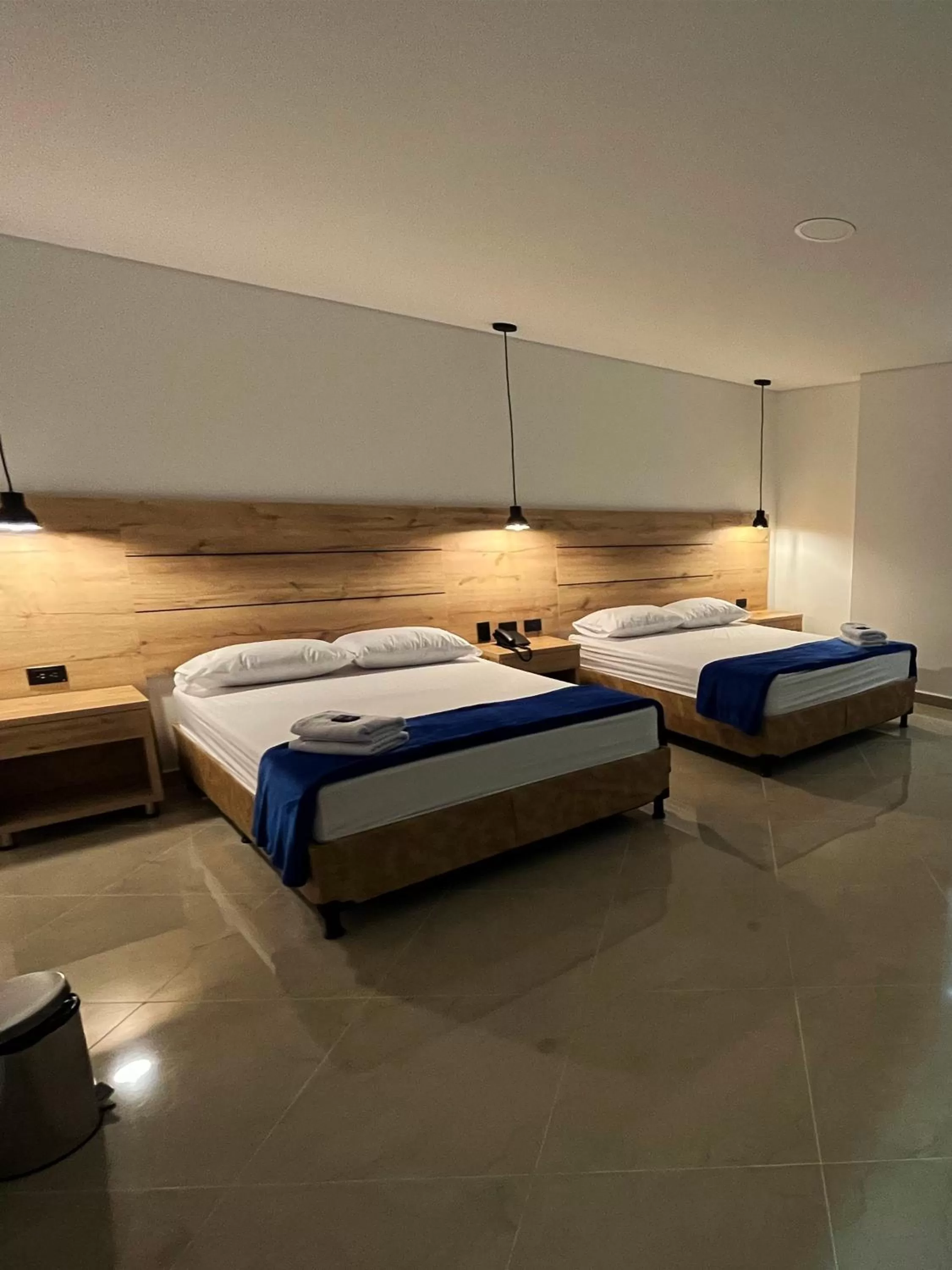 Bed in Hotel California City