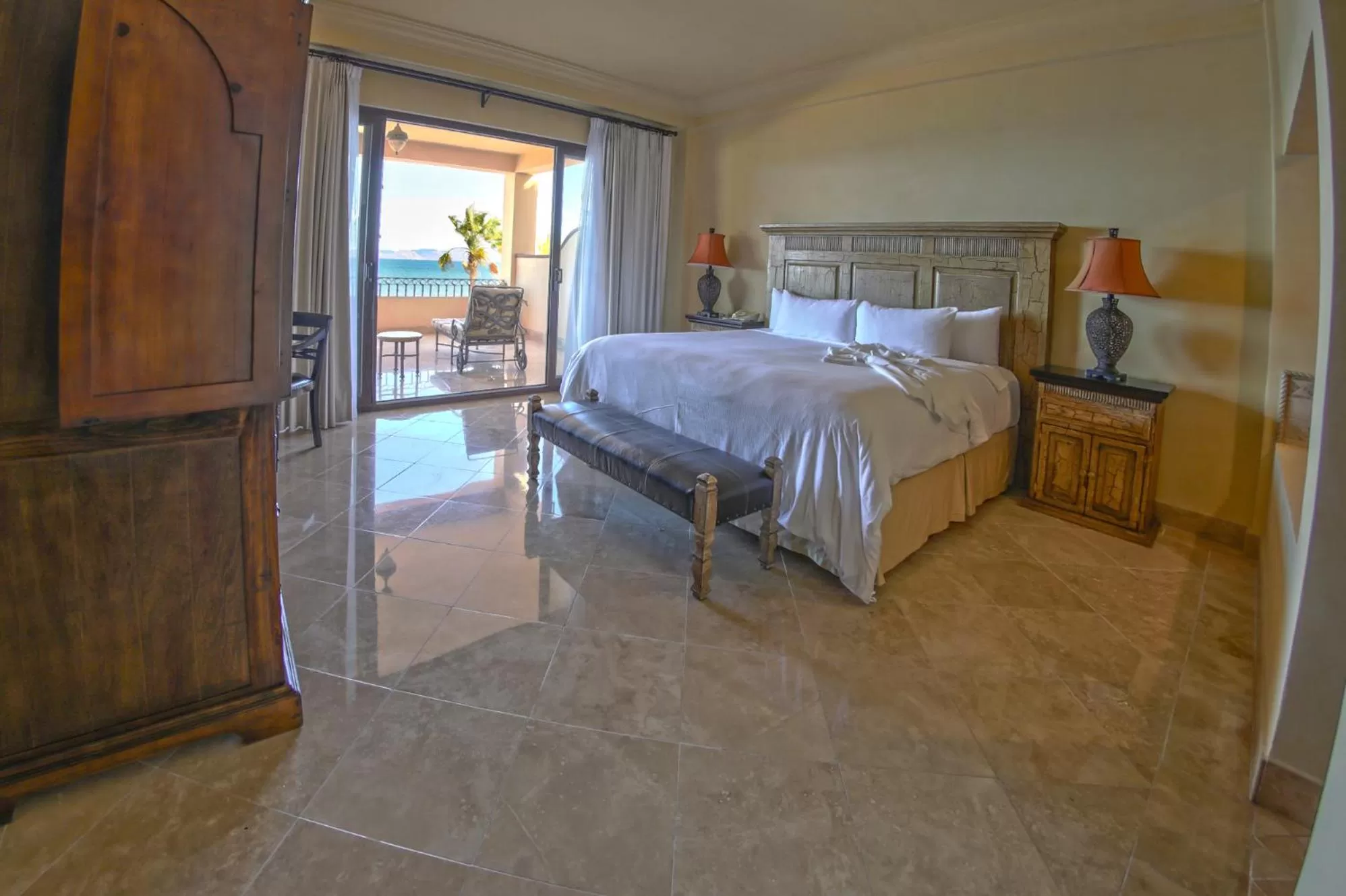 Bed in La Mision Loreto