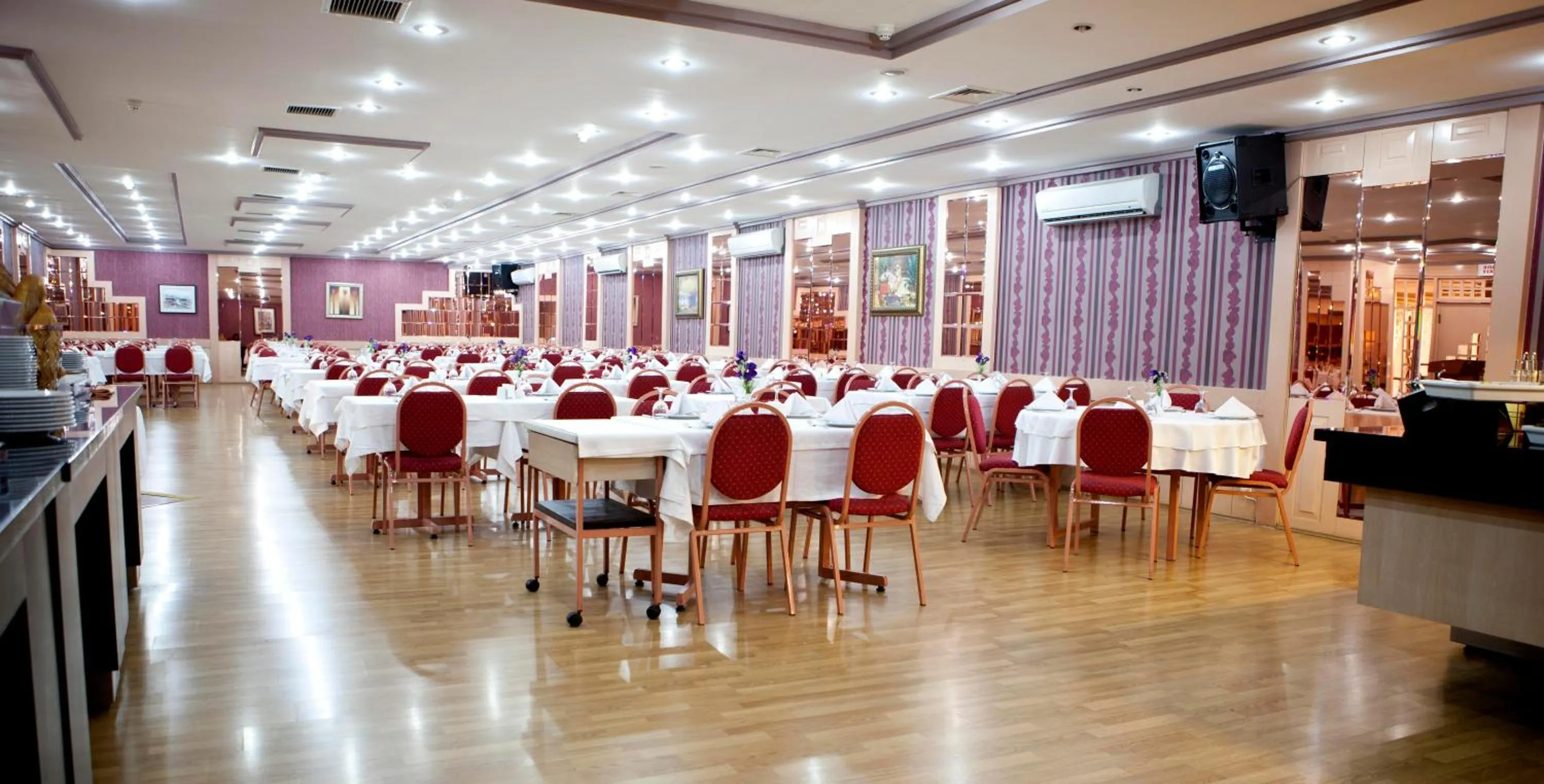 Restaurant/places to eat in Sergah Hotel