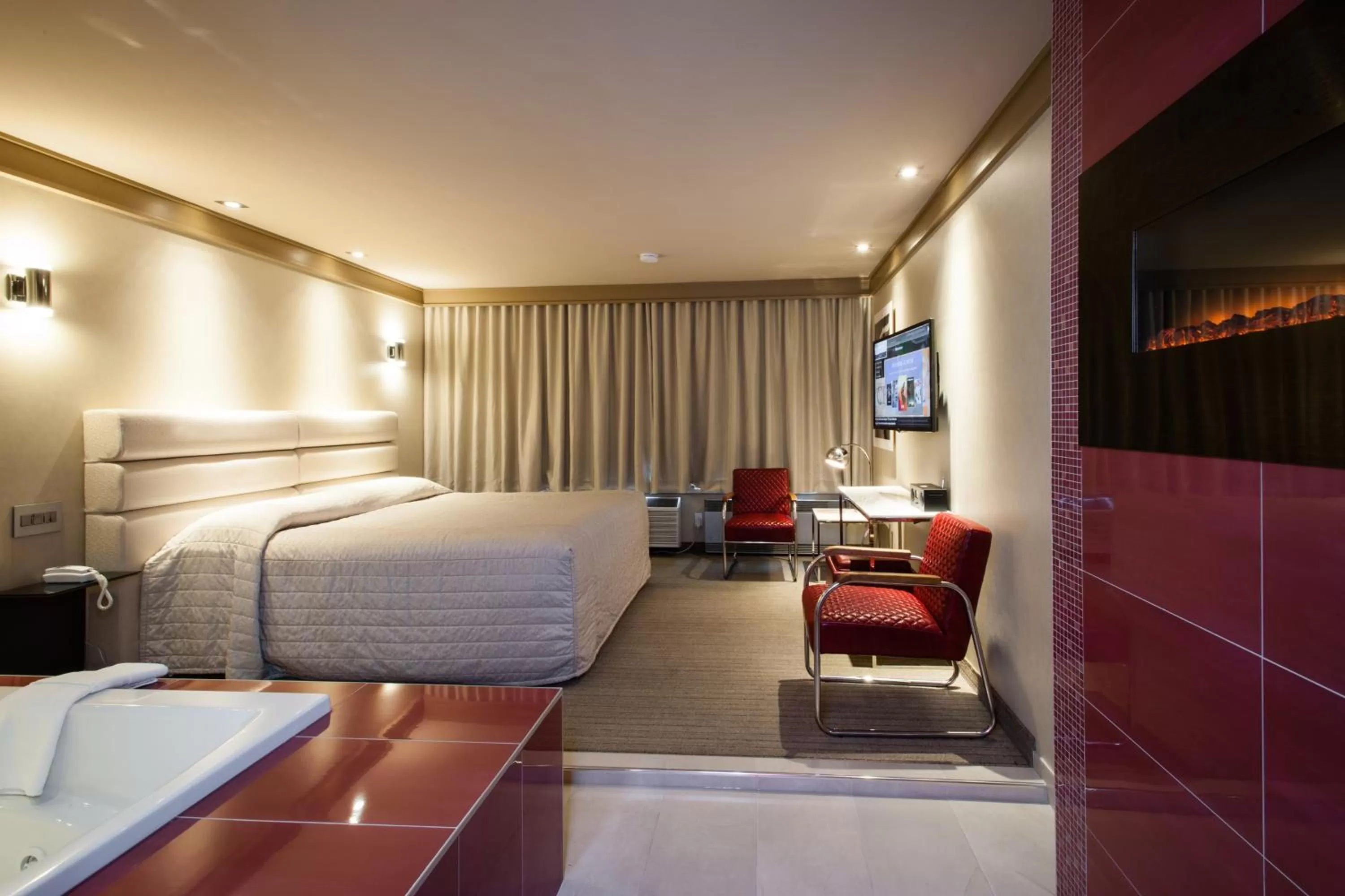 Photo of the whole room, Bed in Le Chabrol Hotel & Suites