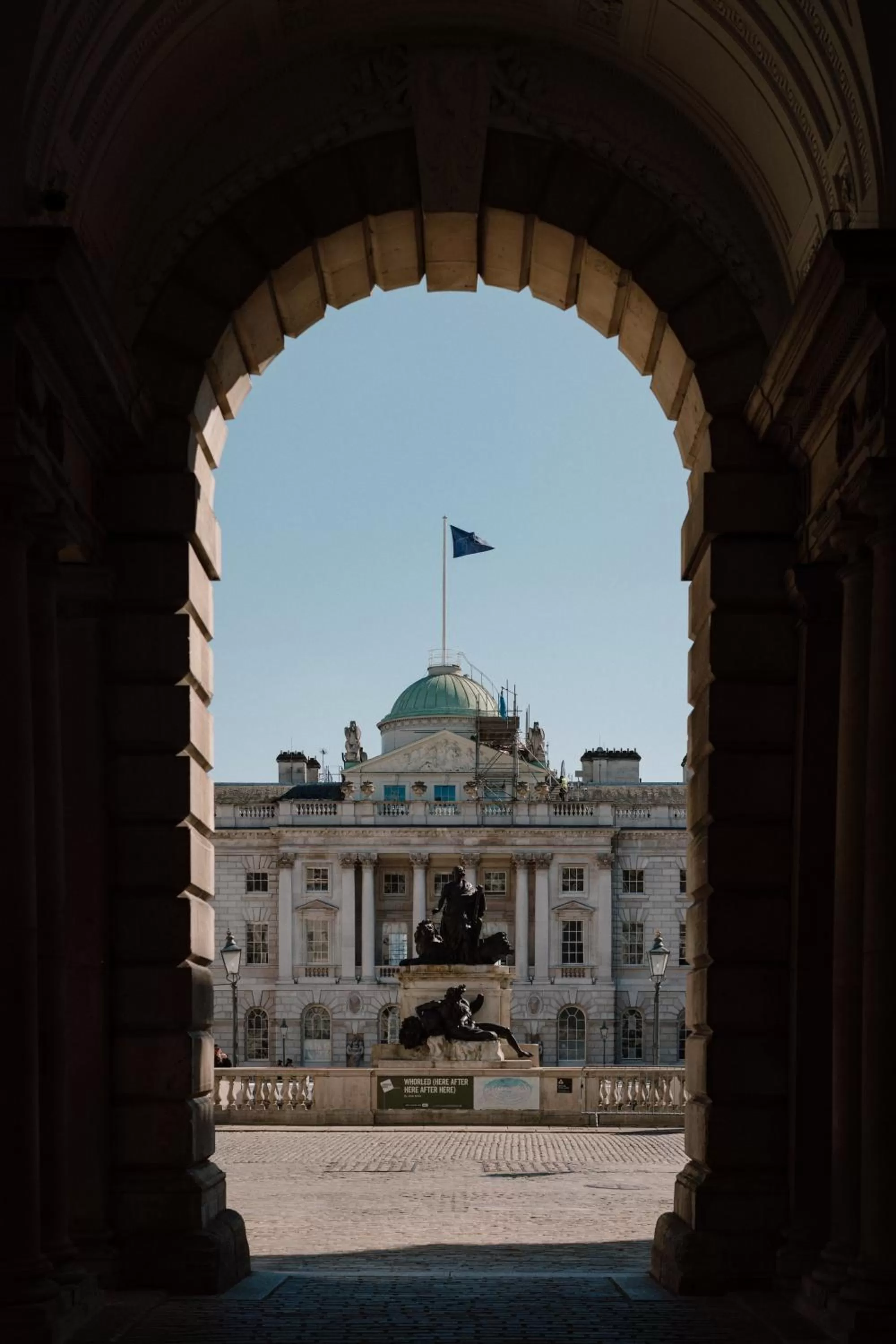 Location in L'oscar London