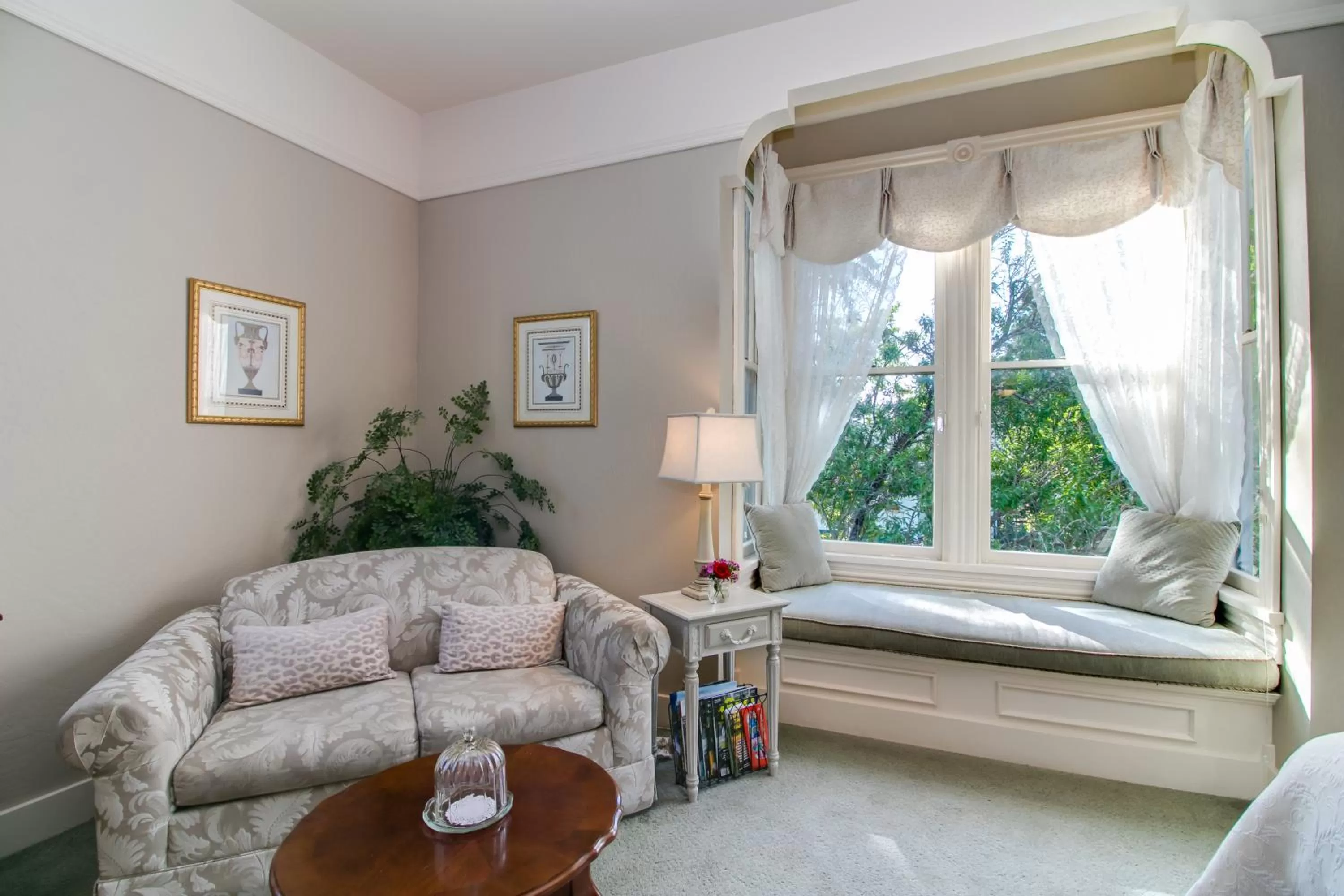 Bed in Winchester Inn