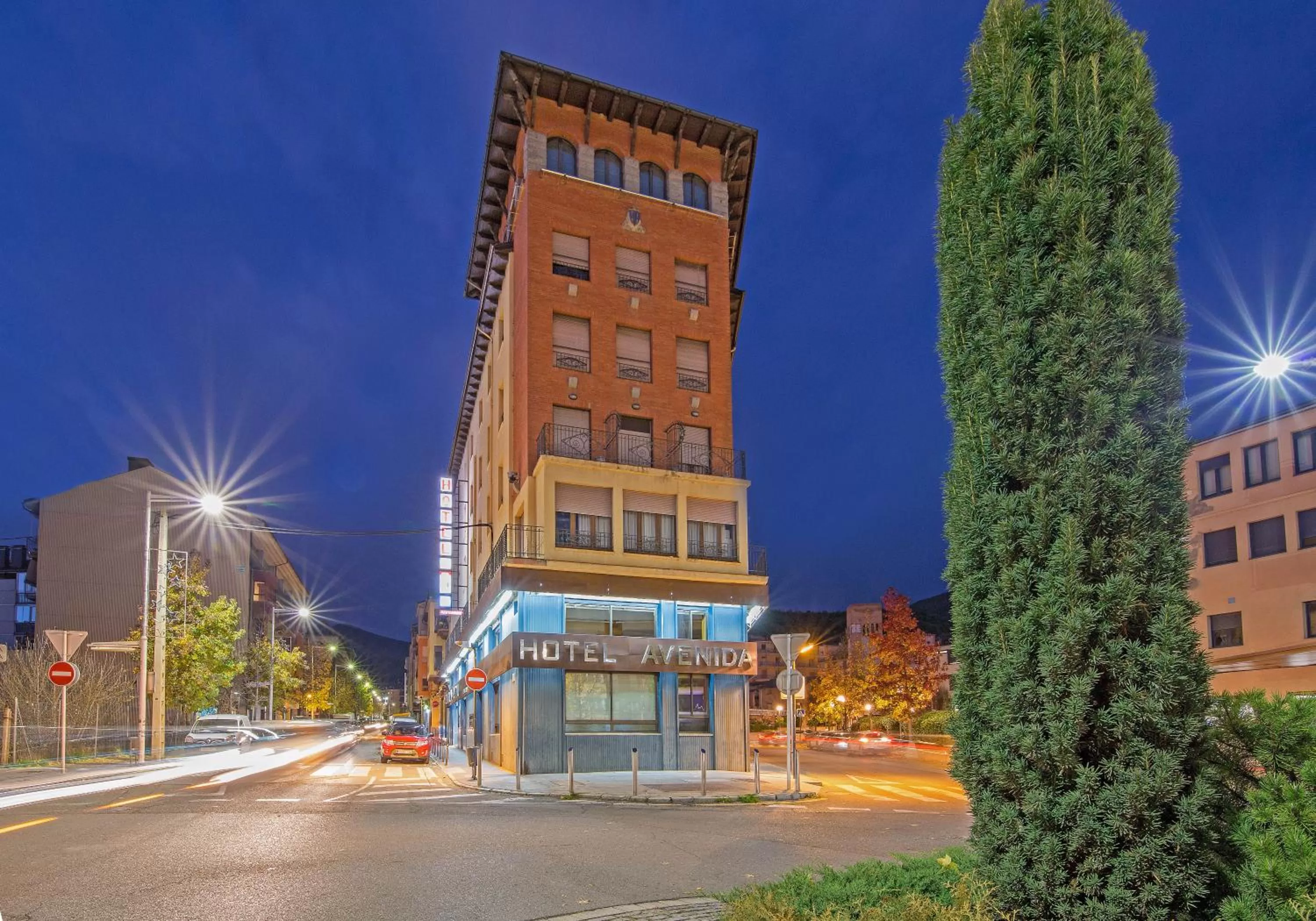 Facade/entrance, Property Building in Hotel Avenida