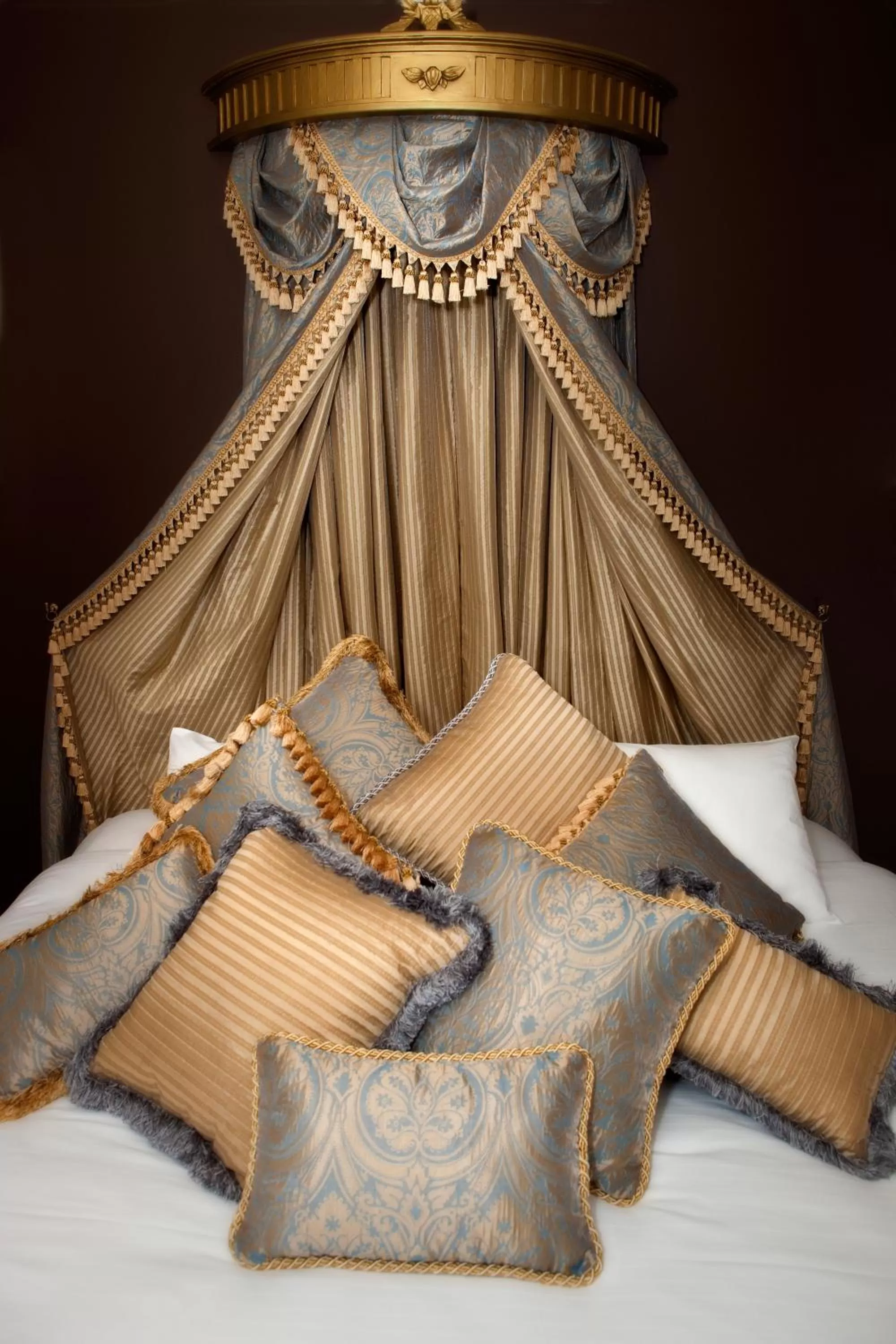 Bed in The Castle on Tamborine