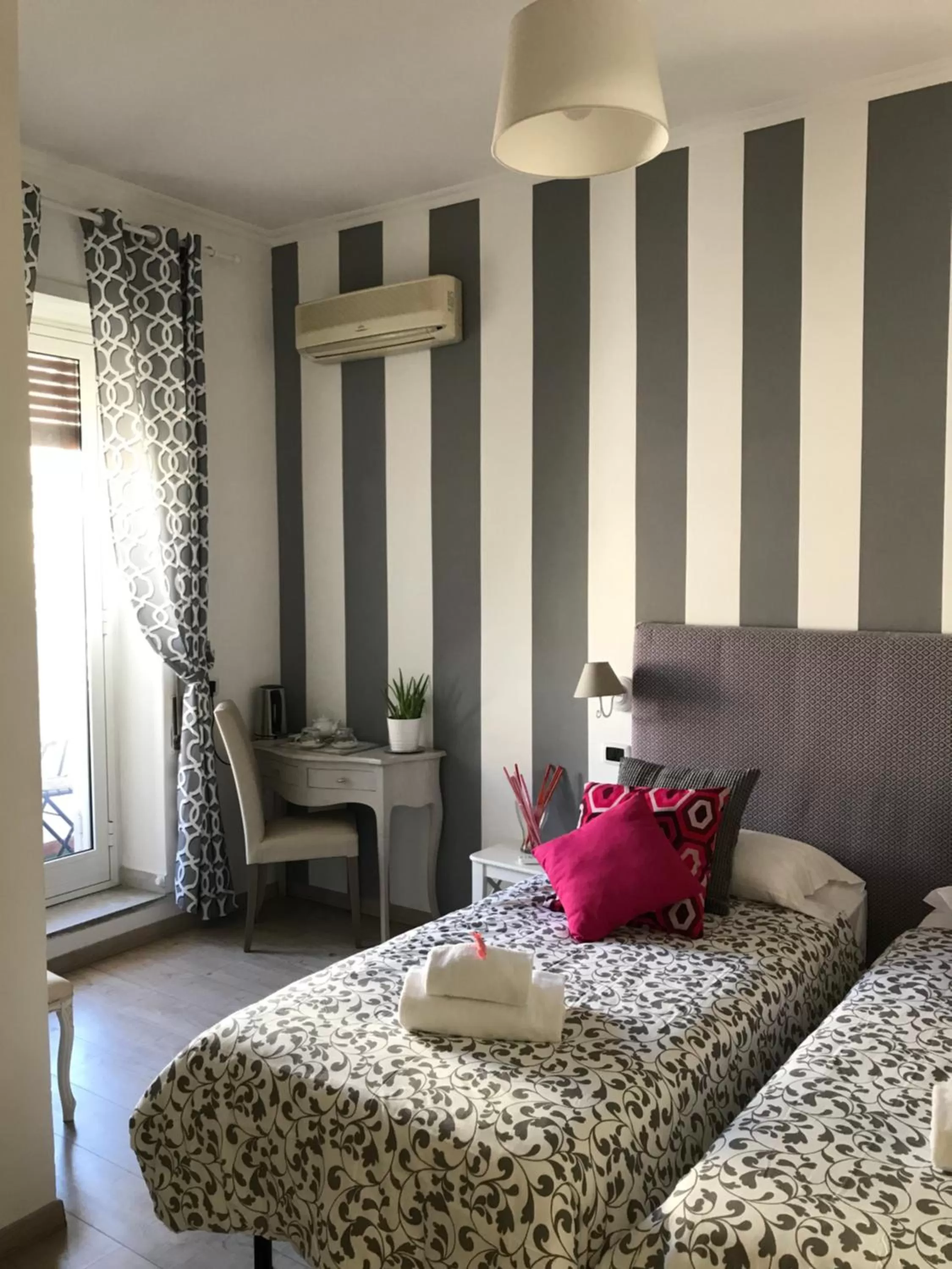 Bed in B&B Exa Rooms - Just Rome