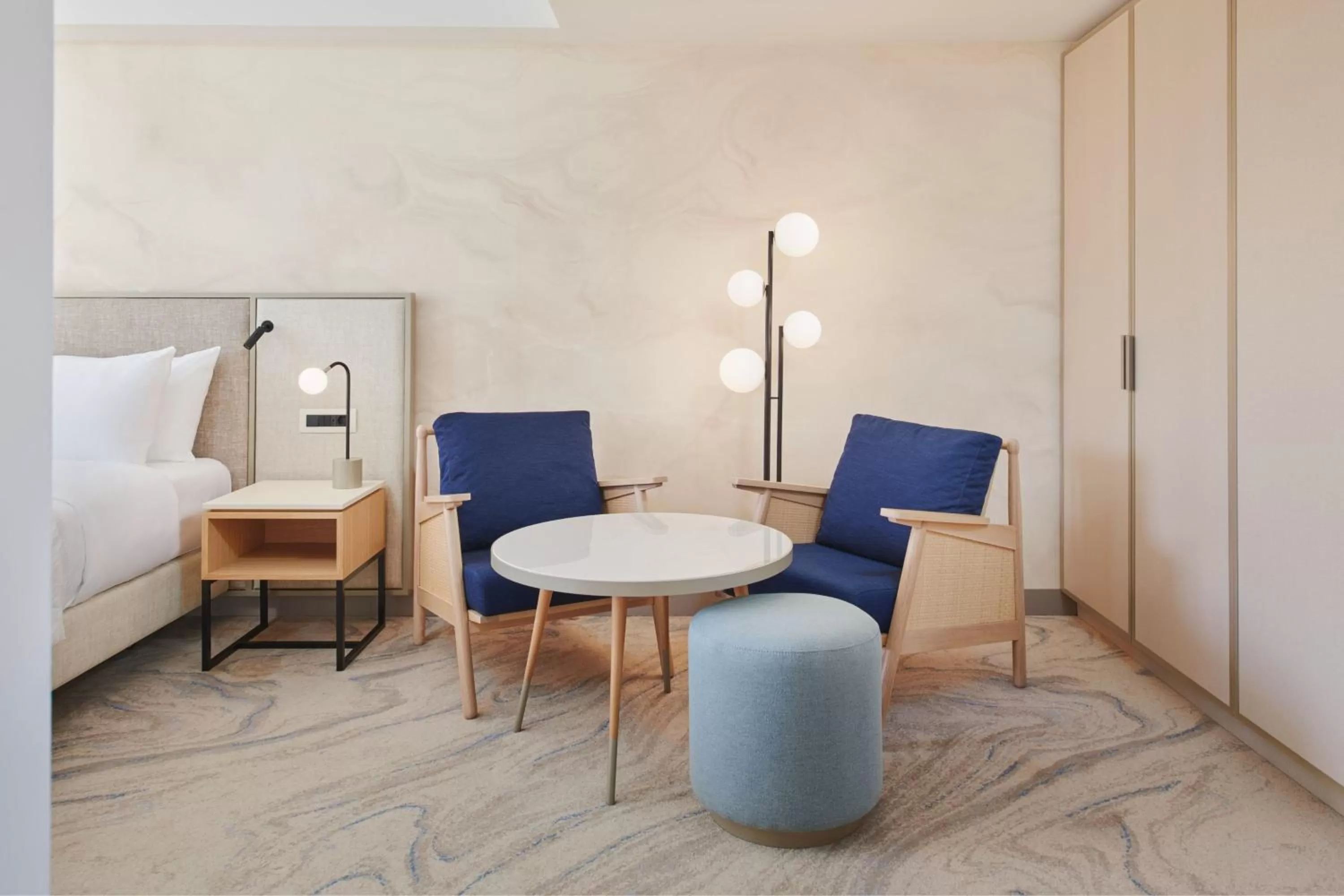 Photo of the whole room, Bed in Le Meridien Lav Split