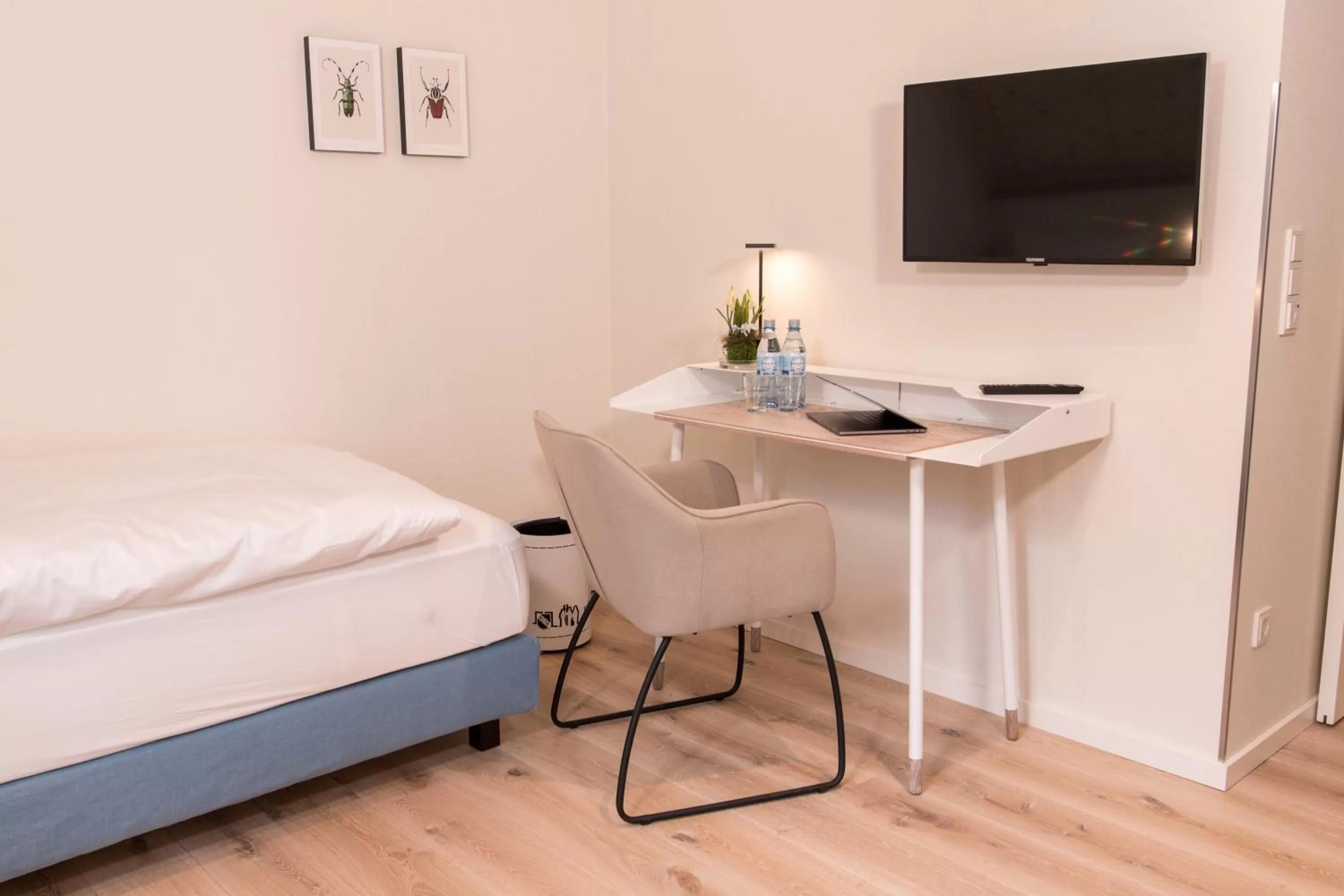 Photo of the whole room, Bed in Visbeker Deern Hotel Garni