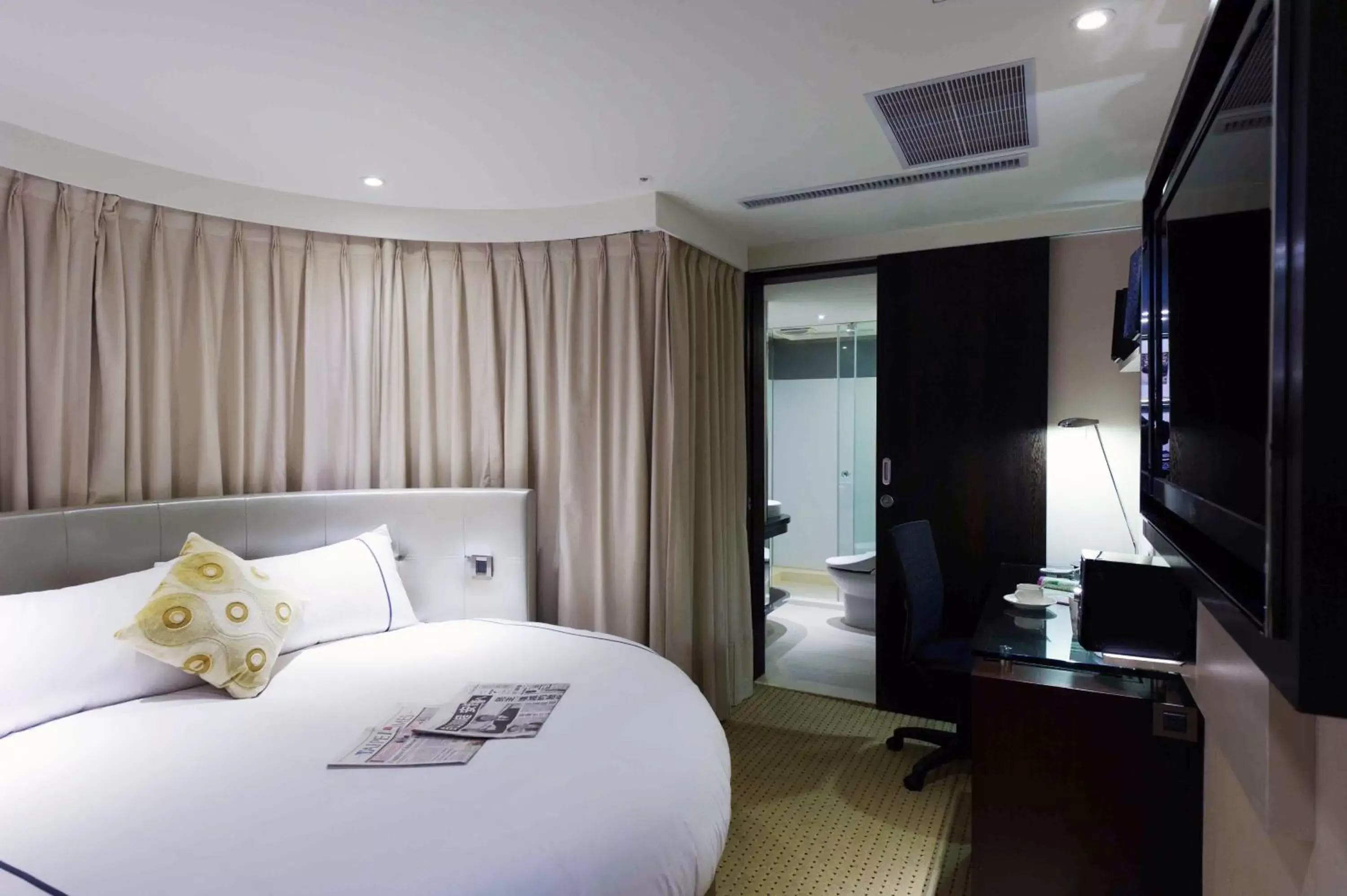 Single Room with Round-Shaped Bed in K Hotel Taipei Dunnan Single Room with Round-Shaped Bed in K Hotel Taipei Dunnan