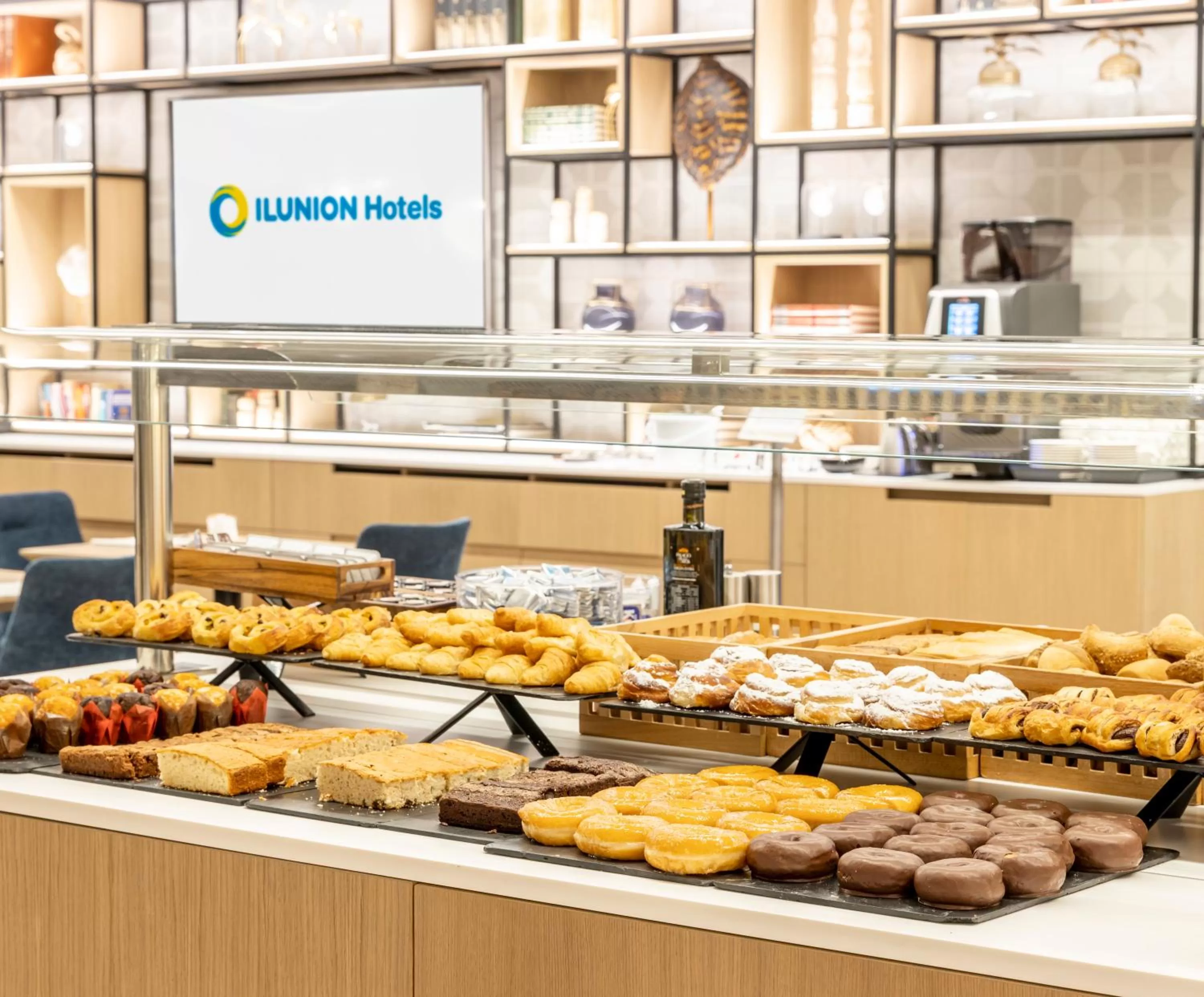 Buffet breakfast in Ilunion Barcelona