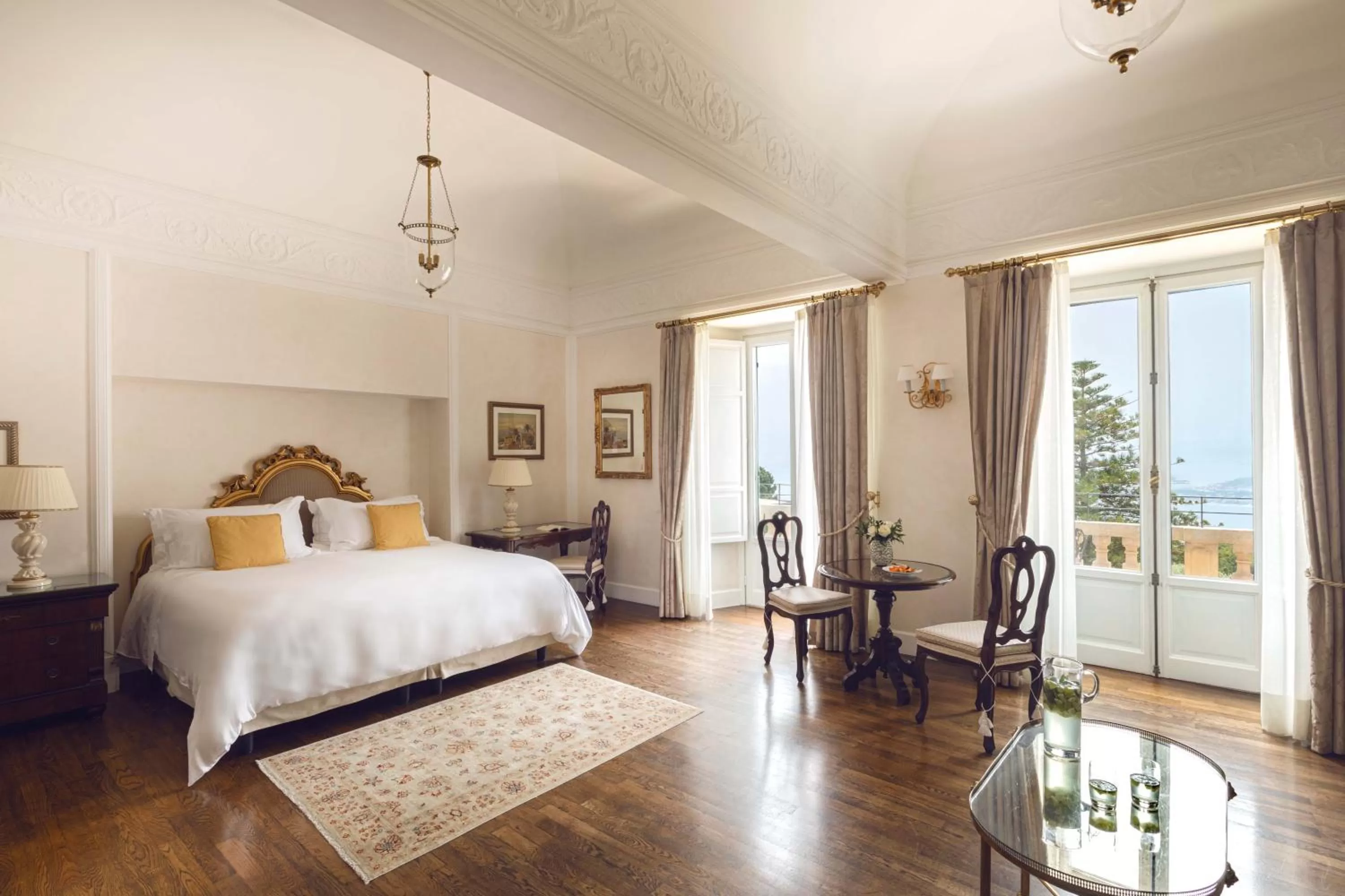 Bedroom, Bed in Grand Hotel Timeo, A Belmond Hotel, Taormina