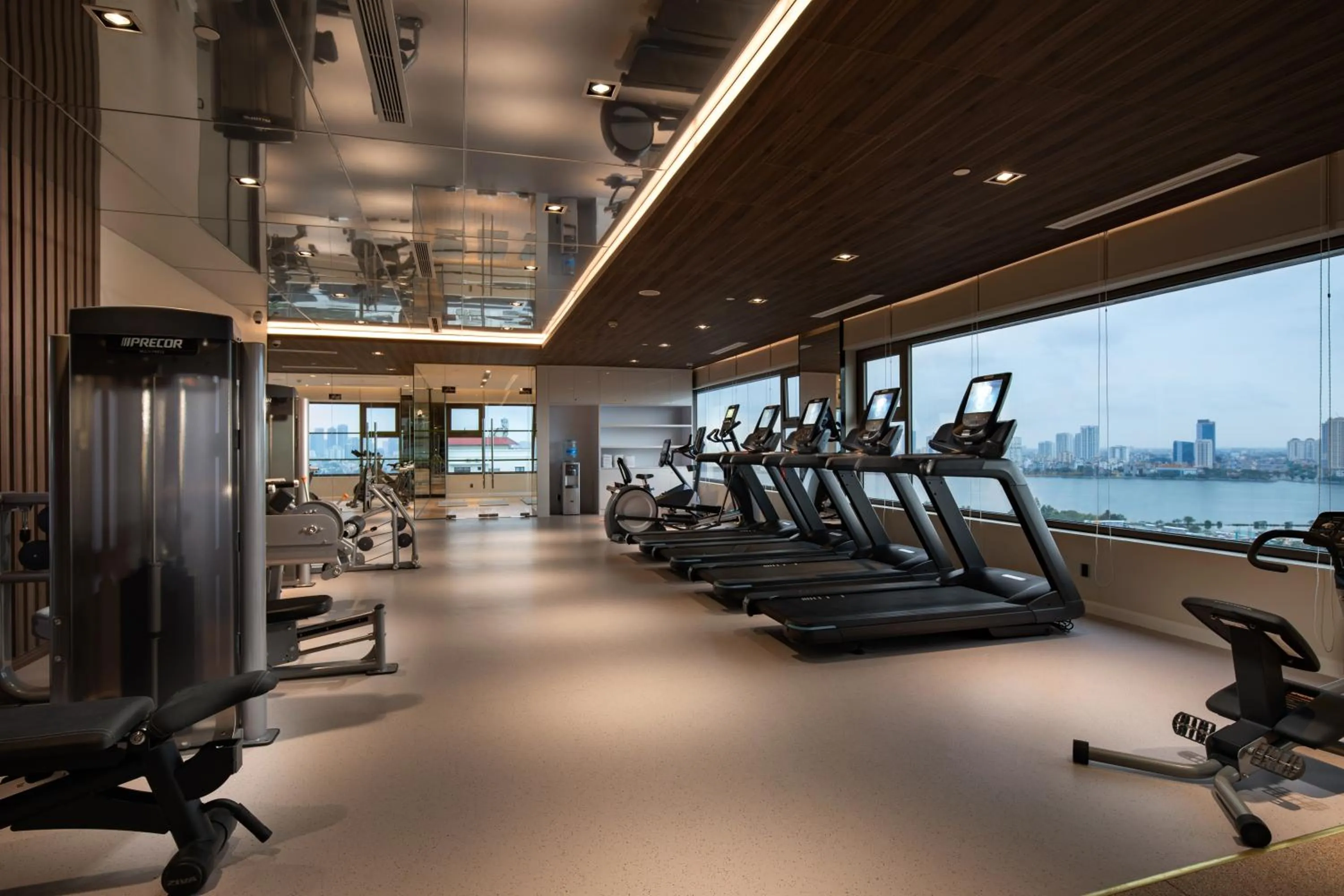 Fitness centre/facilities in Oakwood Residence Hanoi