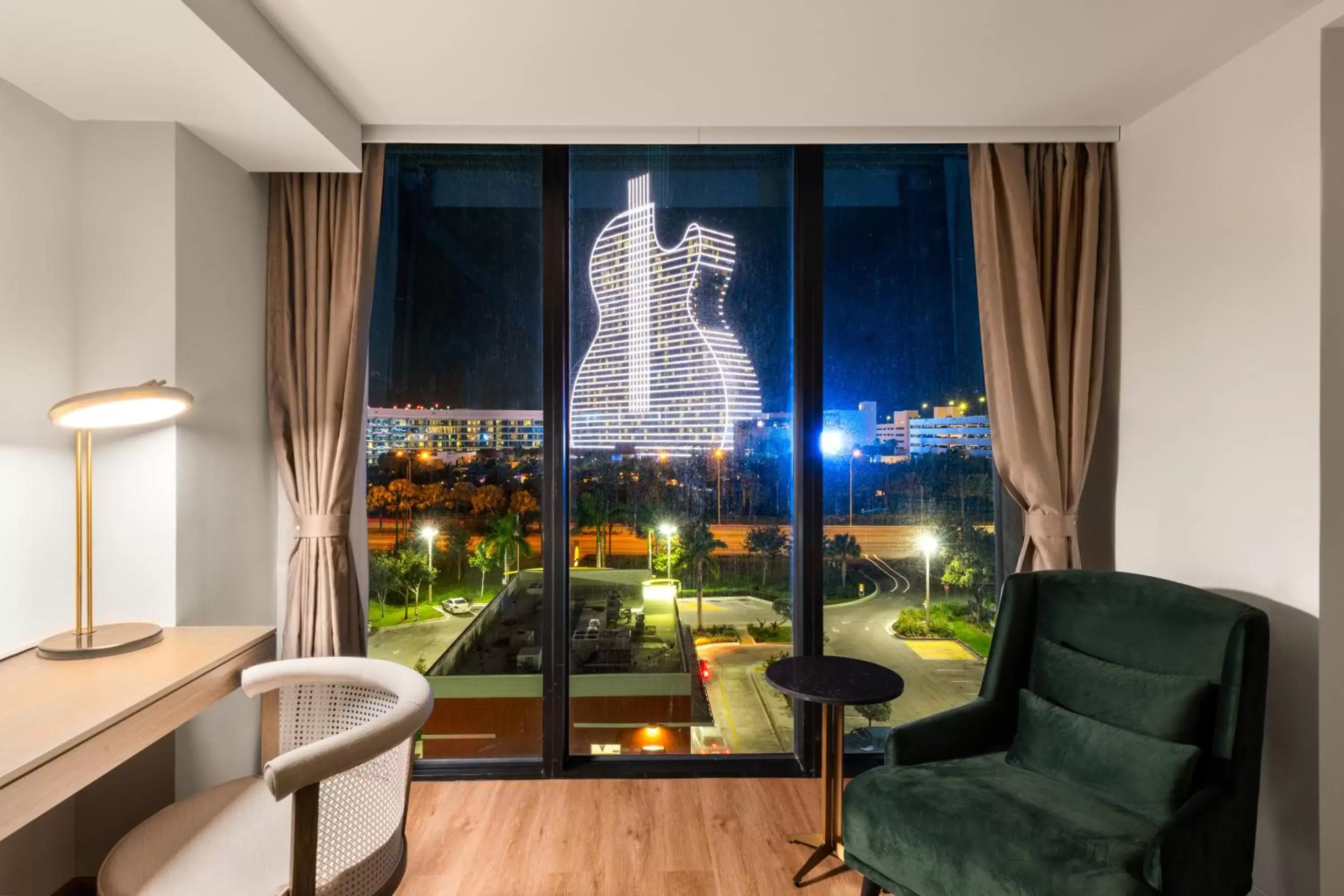 King Room with Guitar View - Non-Smoking in Dolce by Wyndham Hollywood King Room with Guitar View - Non-Smoking in Dolce by Wyndham Hollywood