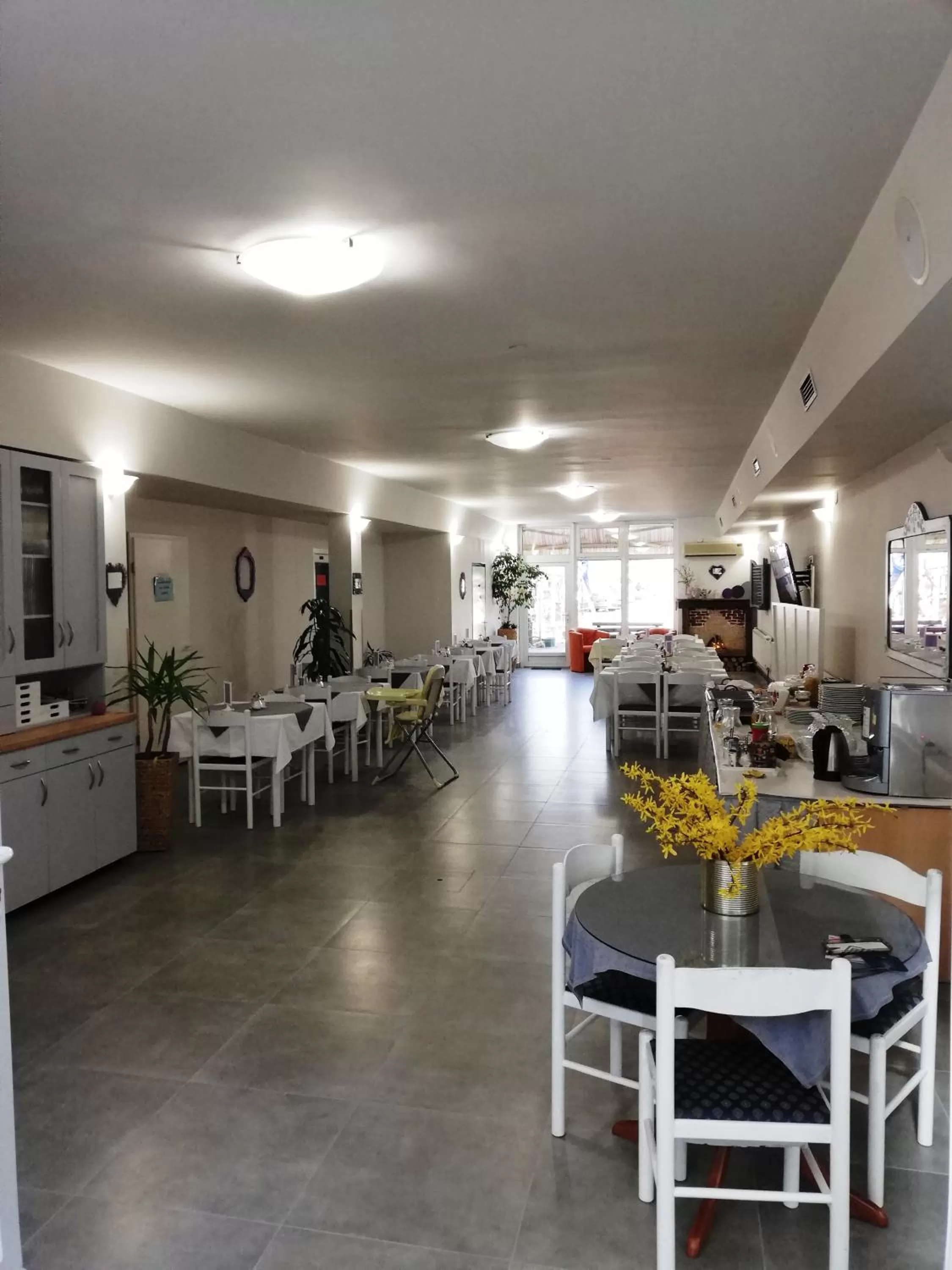 Restaurant/places to eat in Hotel Fala Zagreb