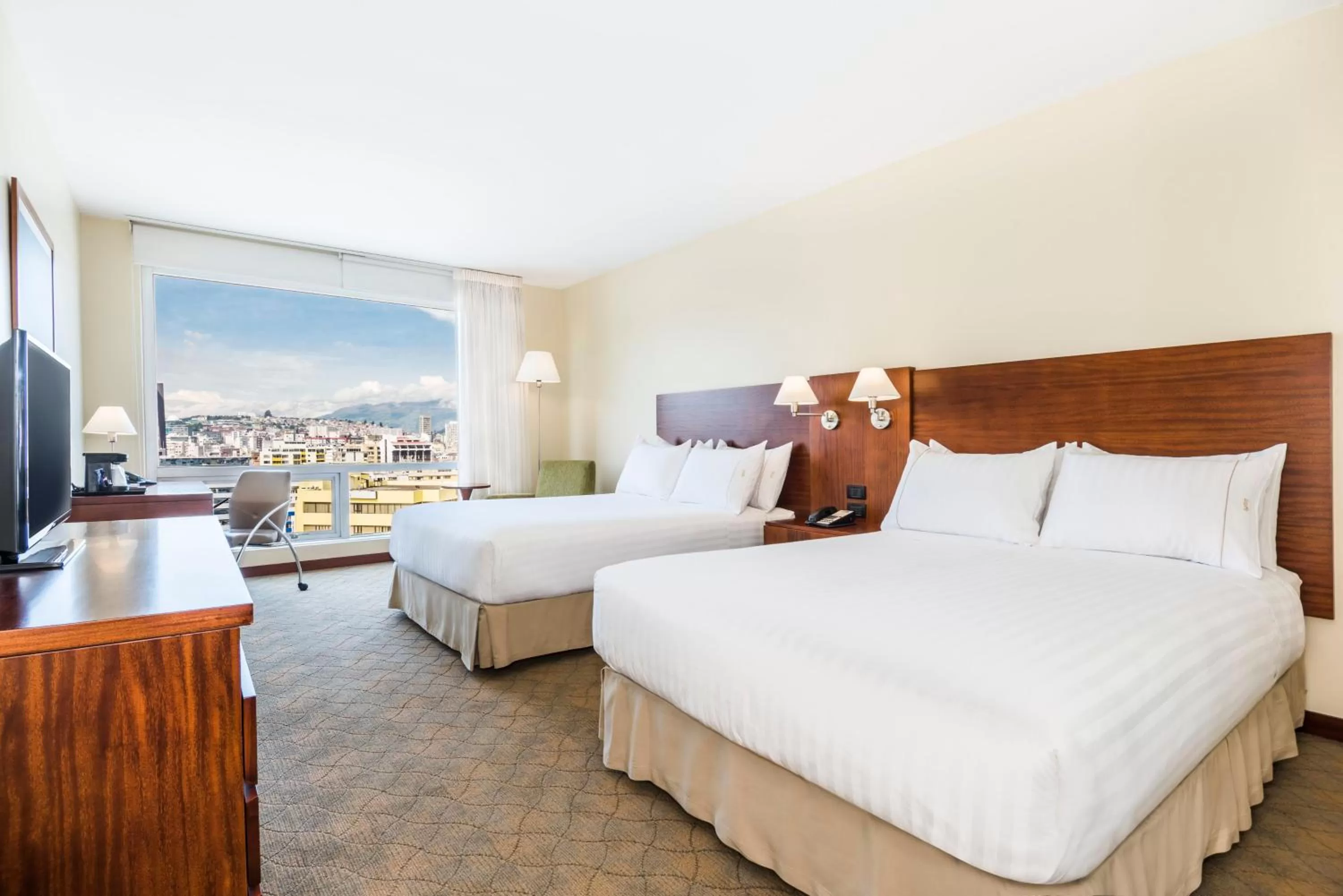 Photo of the whole room, Bed in Holiday Inn Express Quito by IHG