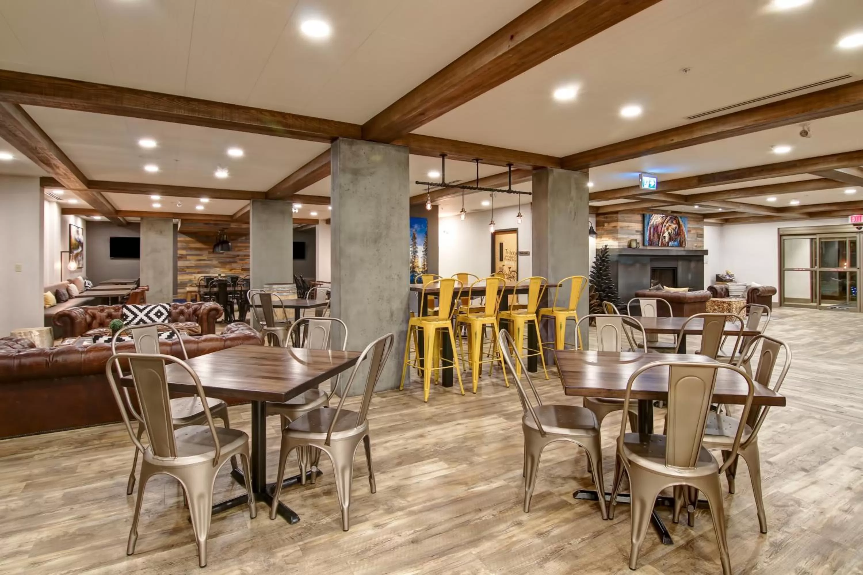 Restaurant/places to eat in Canalta Lodge