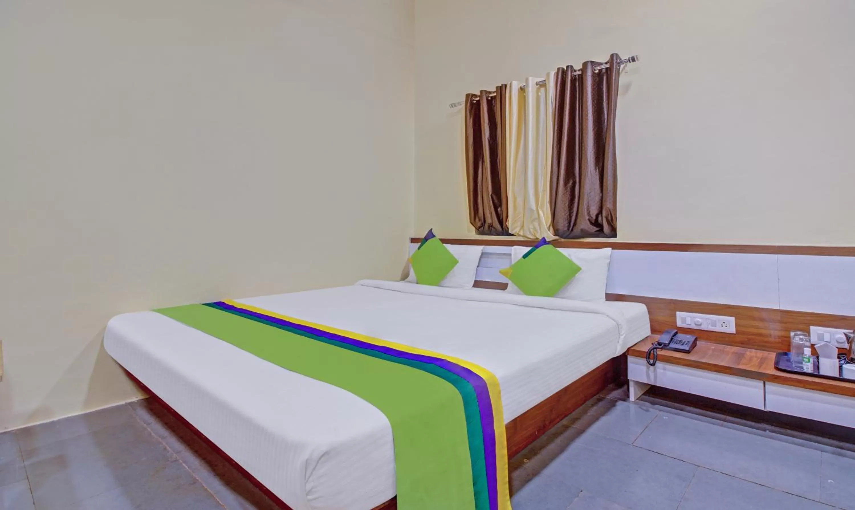 Bed in Treebo Trend Shalimar In The Forest Matheran