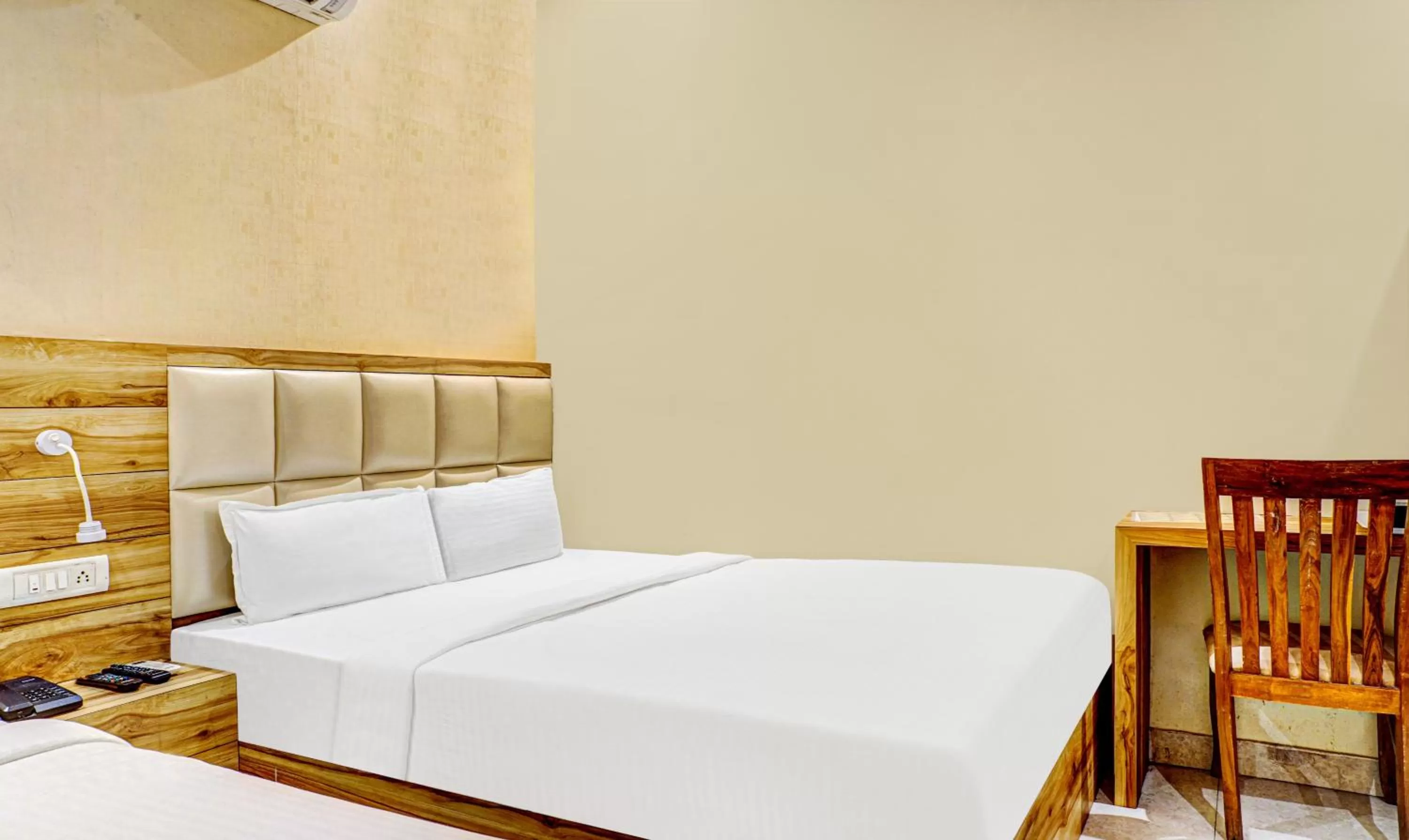 Room Photo in Hotel Sun City - Near Saifee Hospital And H N Reliance Hospital