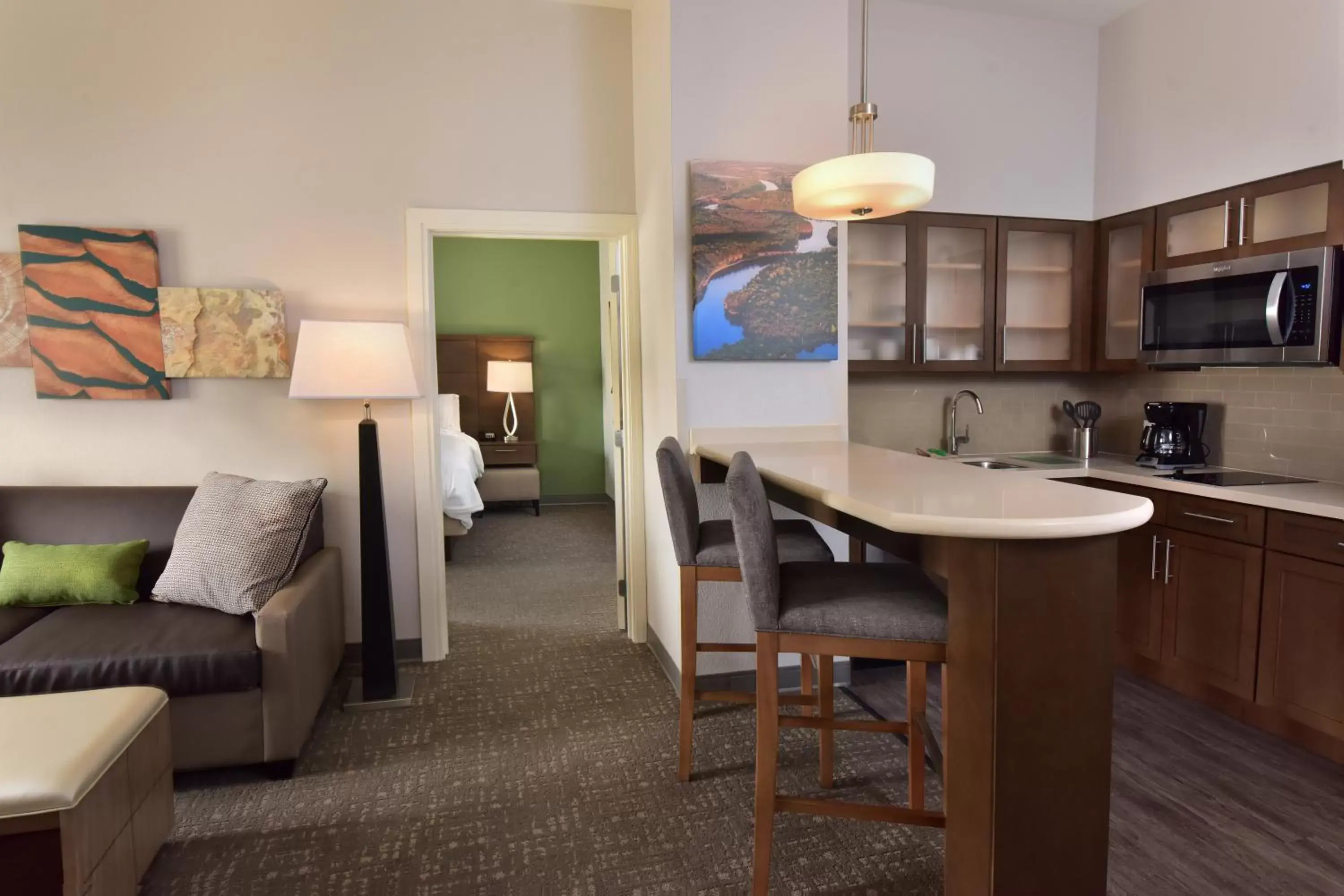 One-Bedroom Queen Suite - Hearing Accessible - Non-Smoking in Staybridge Suites - Wisconsin Dells - Lake Delton, an IHG Hotel One-Bedroom Queen Suite - Hearing Accessible - Non-Smoking in Staybridge Suites - Wisconsin Dells - Lake Delton, an IHG Hotel