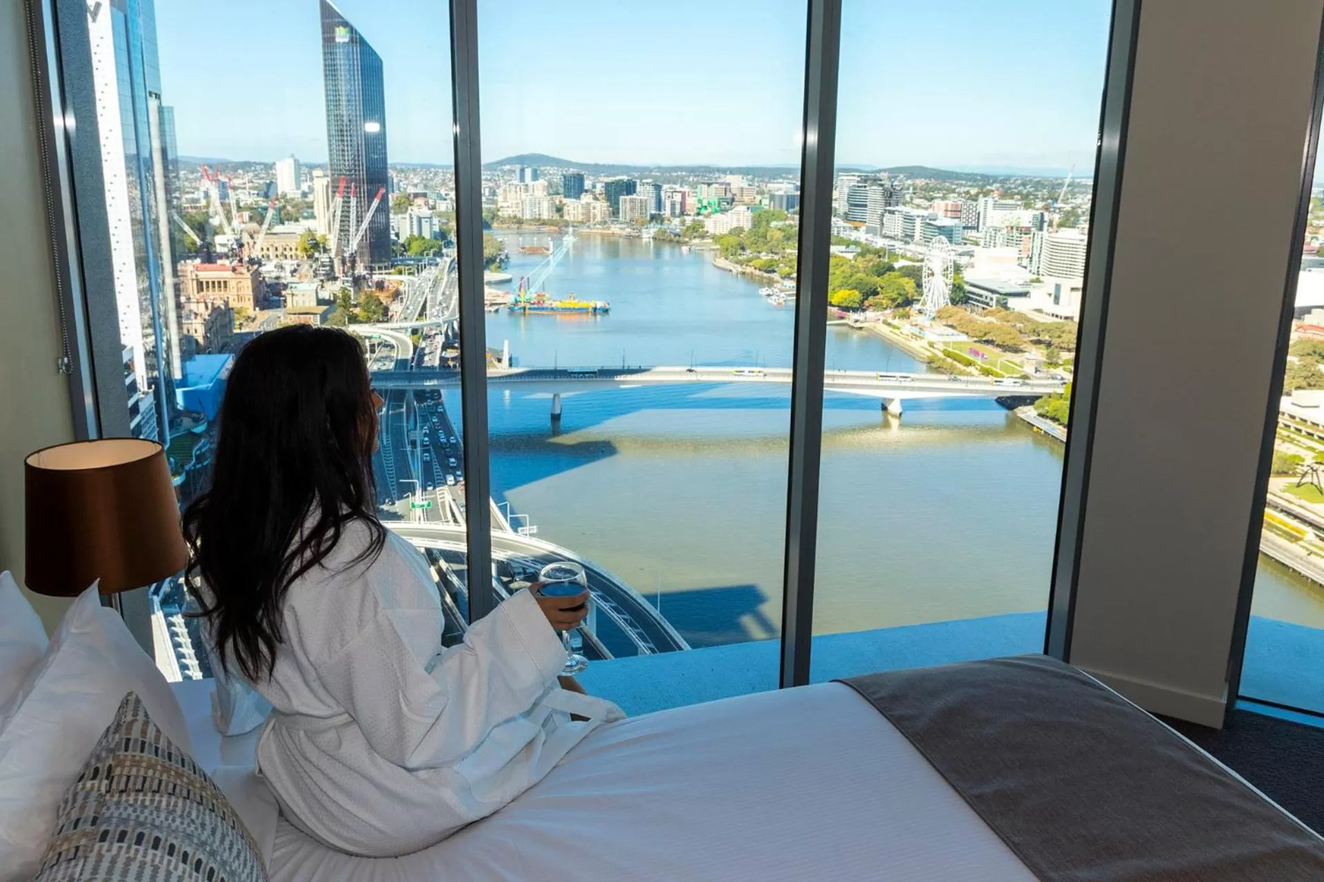 Bedroom, Bed in Evolution Apartments