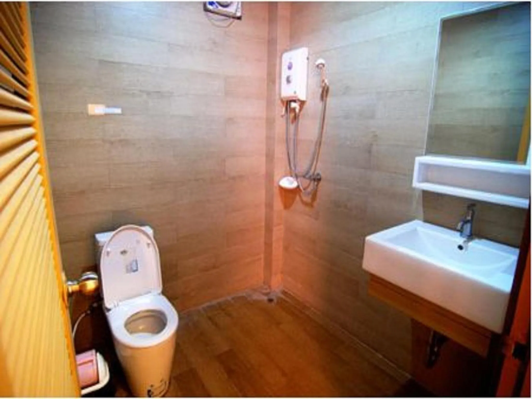 Bathroom in Lanta Bee Garden Bungalow SHA Extra Plus