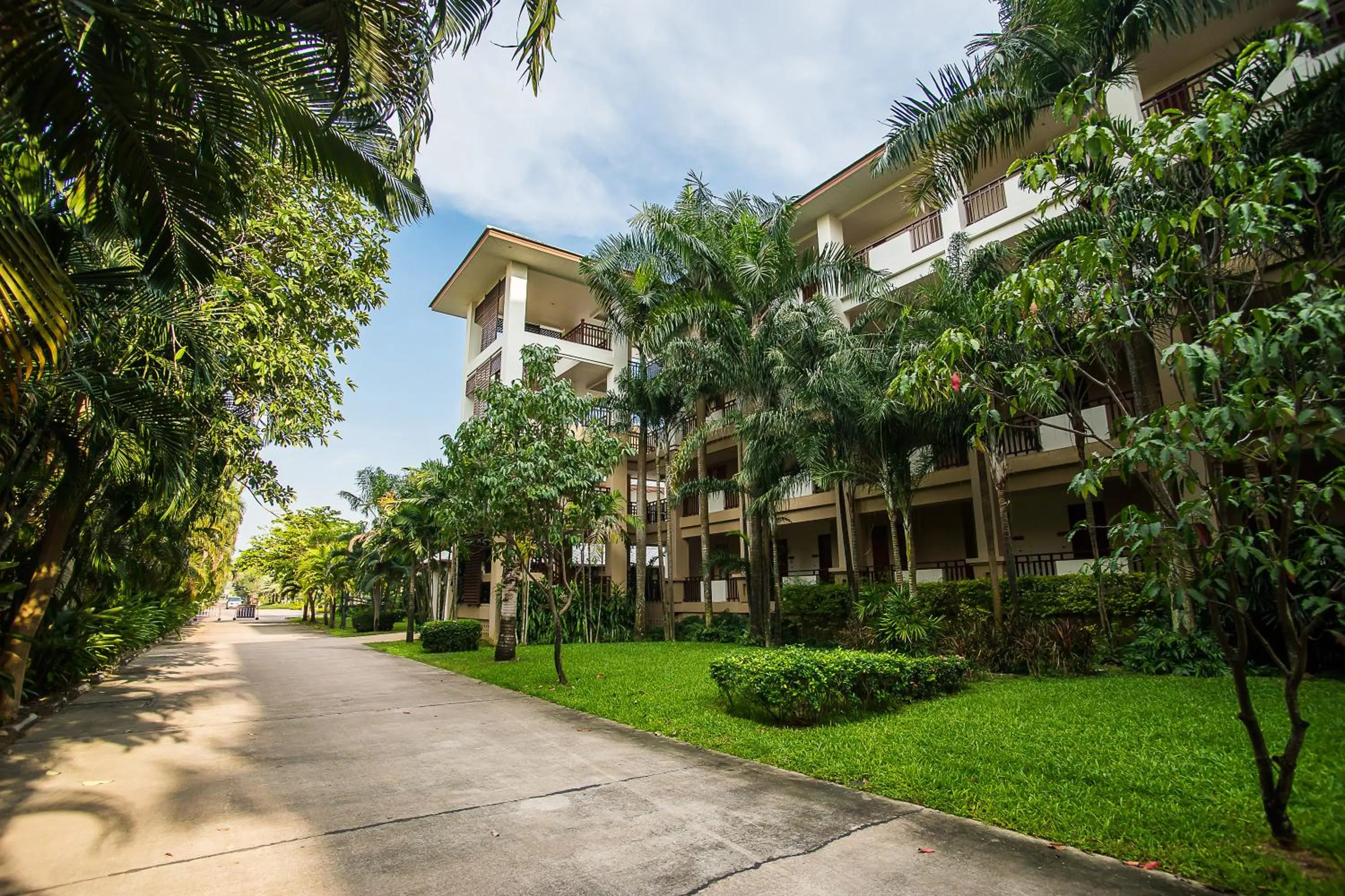 Garden in Ravindra Beach Resort & Spa - SHA Extra Plus