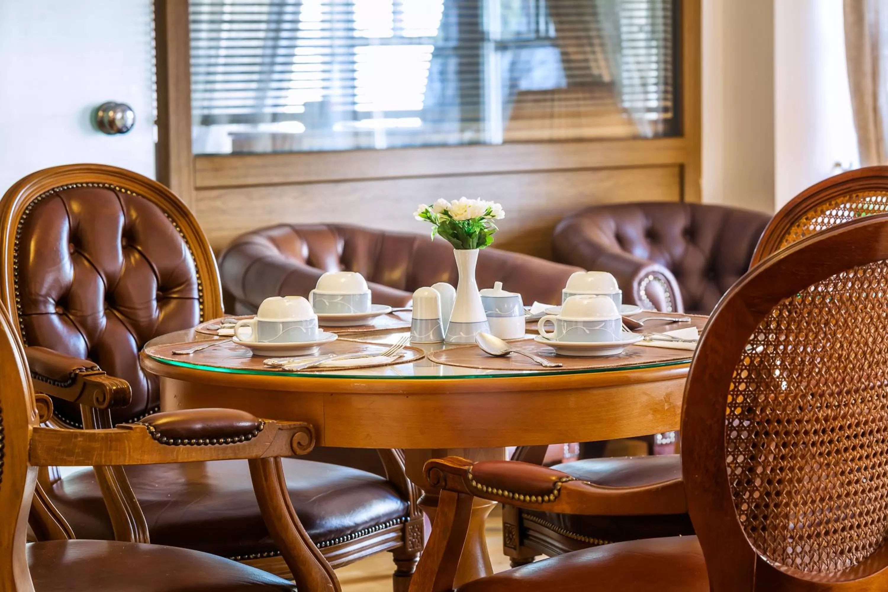 Communal lounge/ TV room in Minerva Premier Hotel