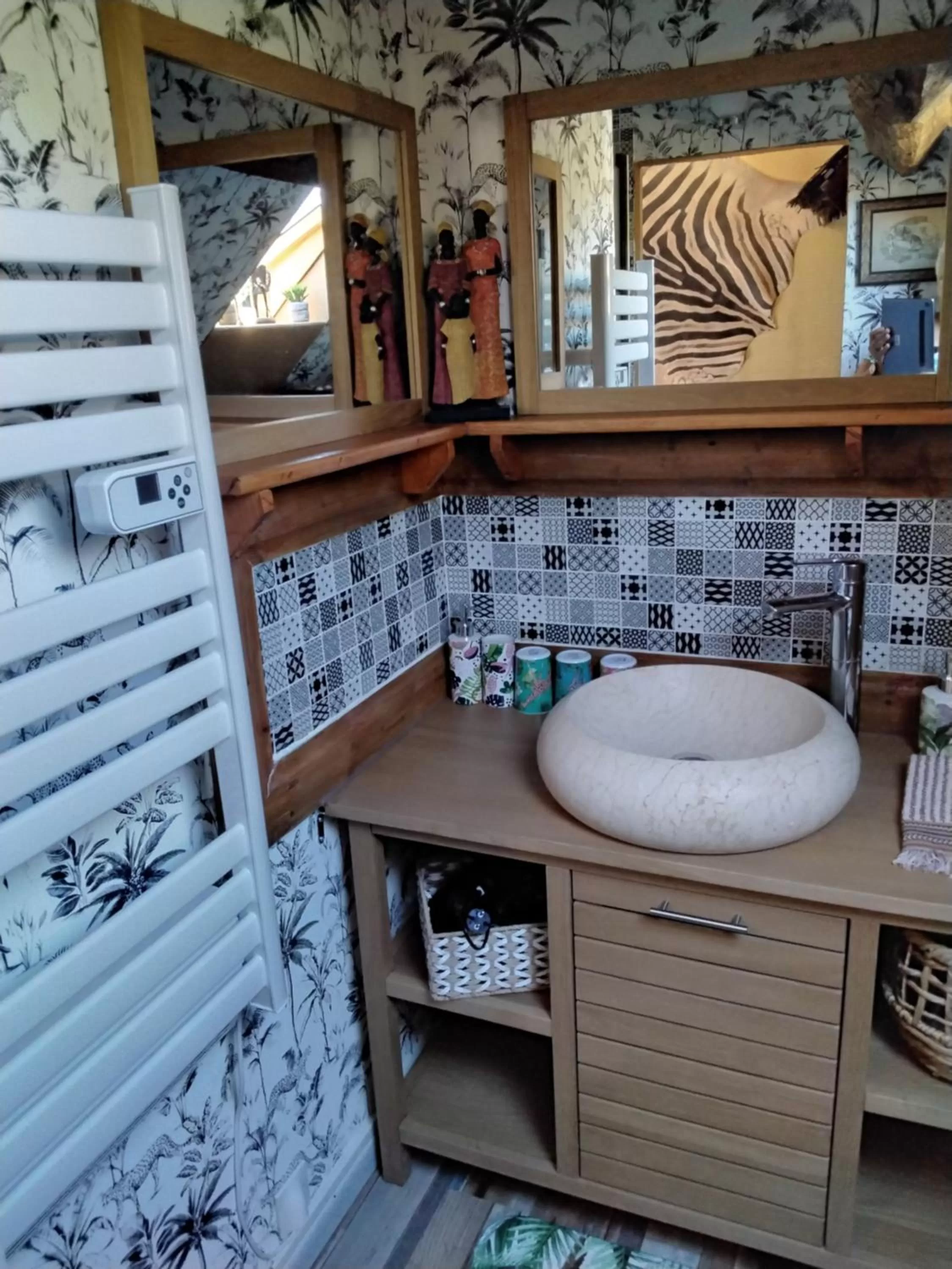 Bathroom in O tour du monde