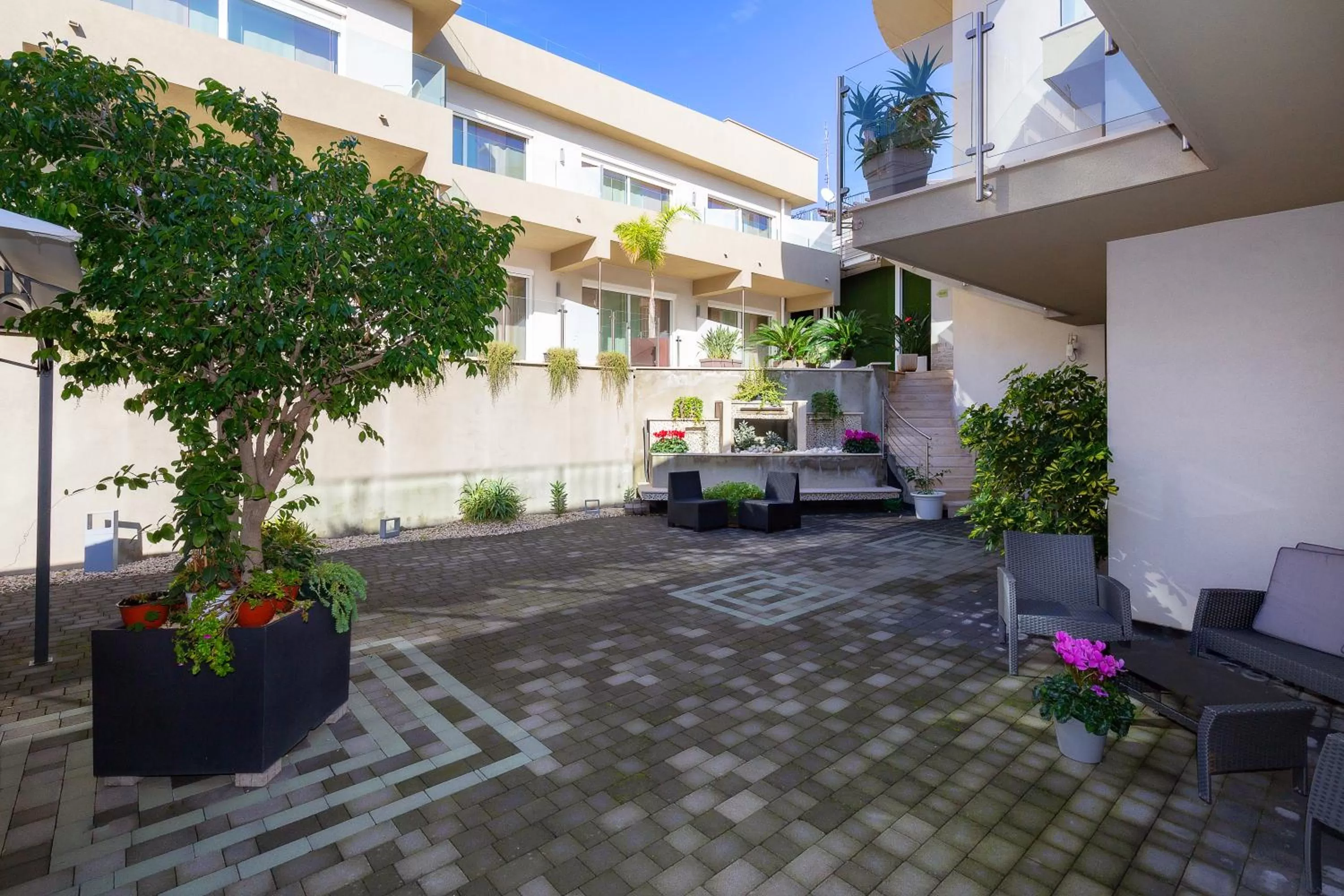 Facade/entrance in Zeus Hotel - Aparthotel - Meeting & Congress