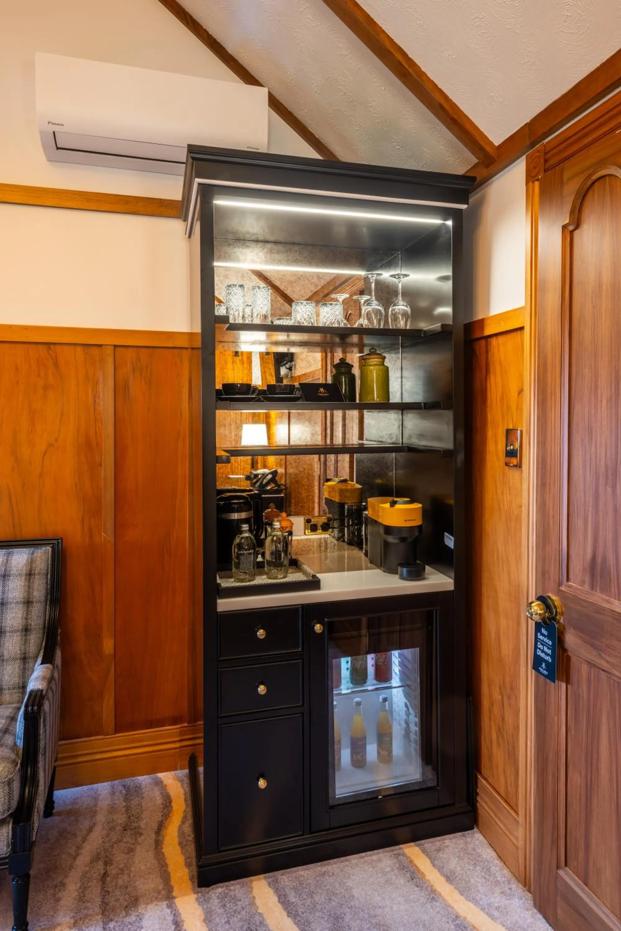 Food and drinks in Hana Lodge