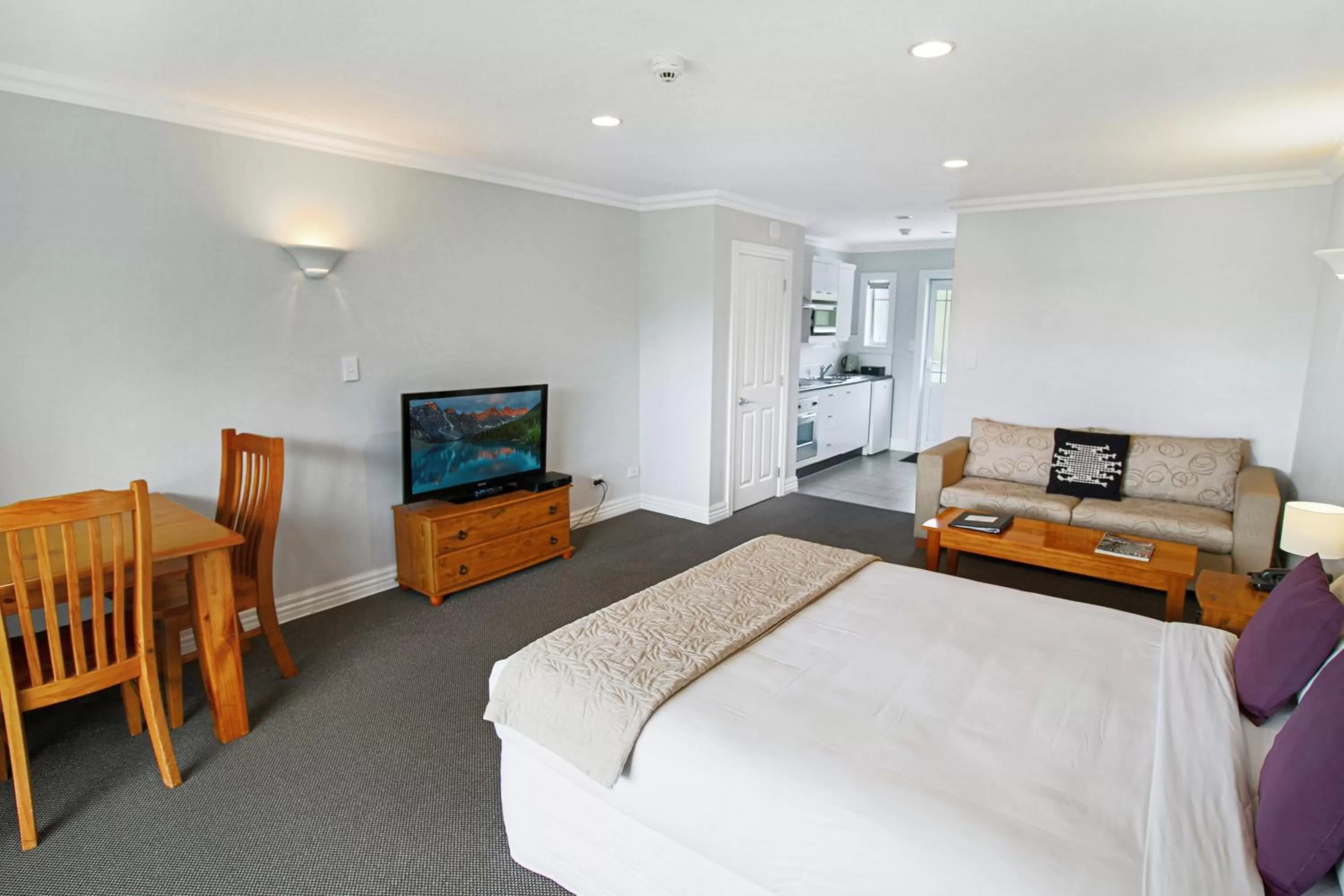 Bed in Kerikeri Park Lodge