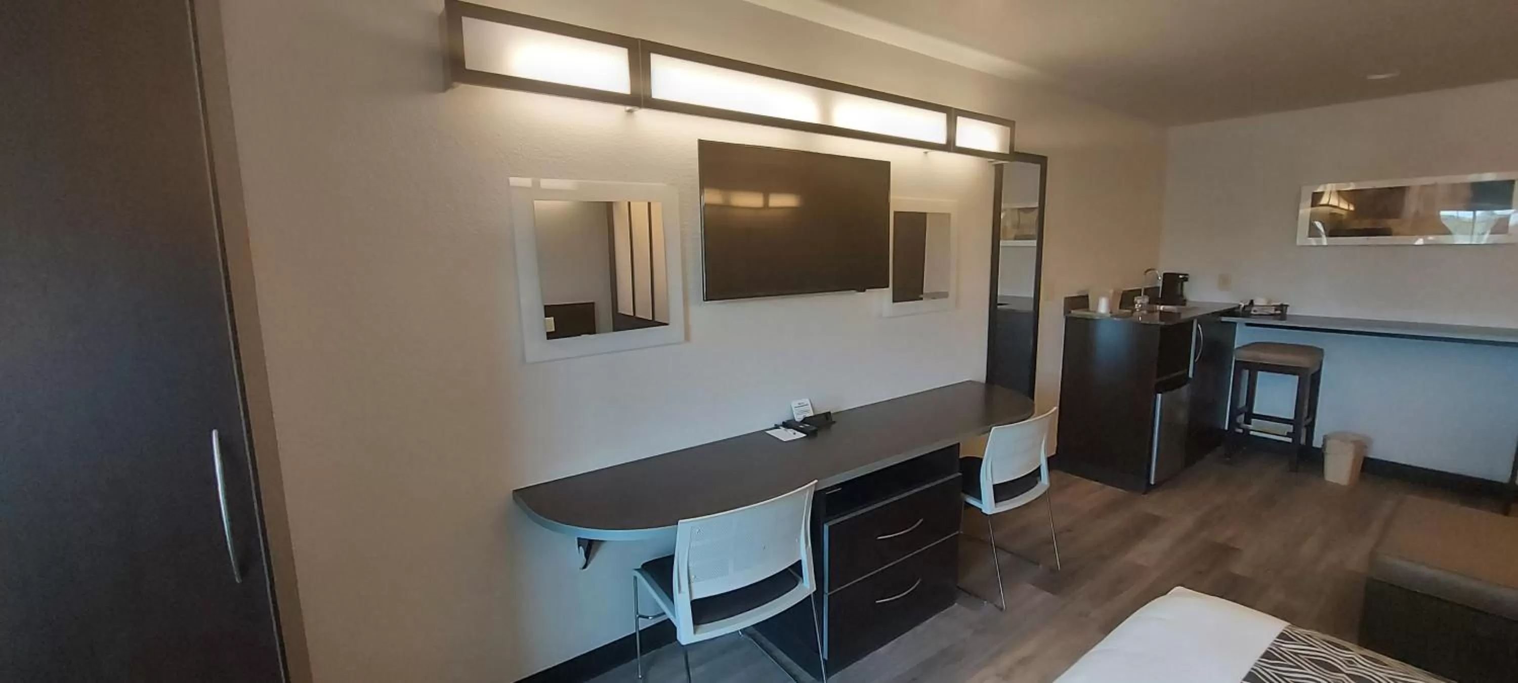 Photo of the whole room in Microtel Inn & Suites by Wyndham Hoover/Birmingham