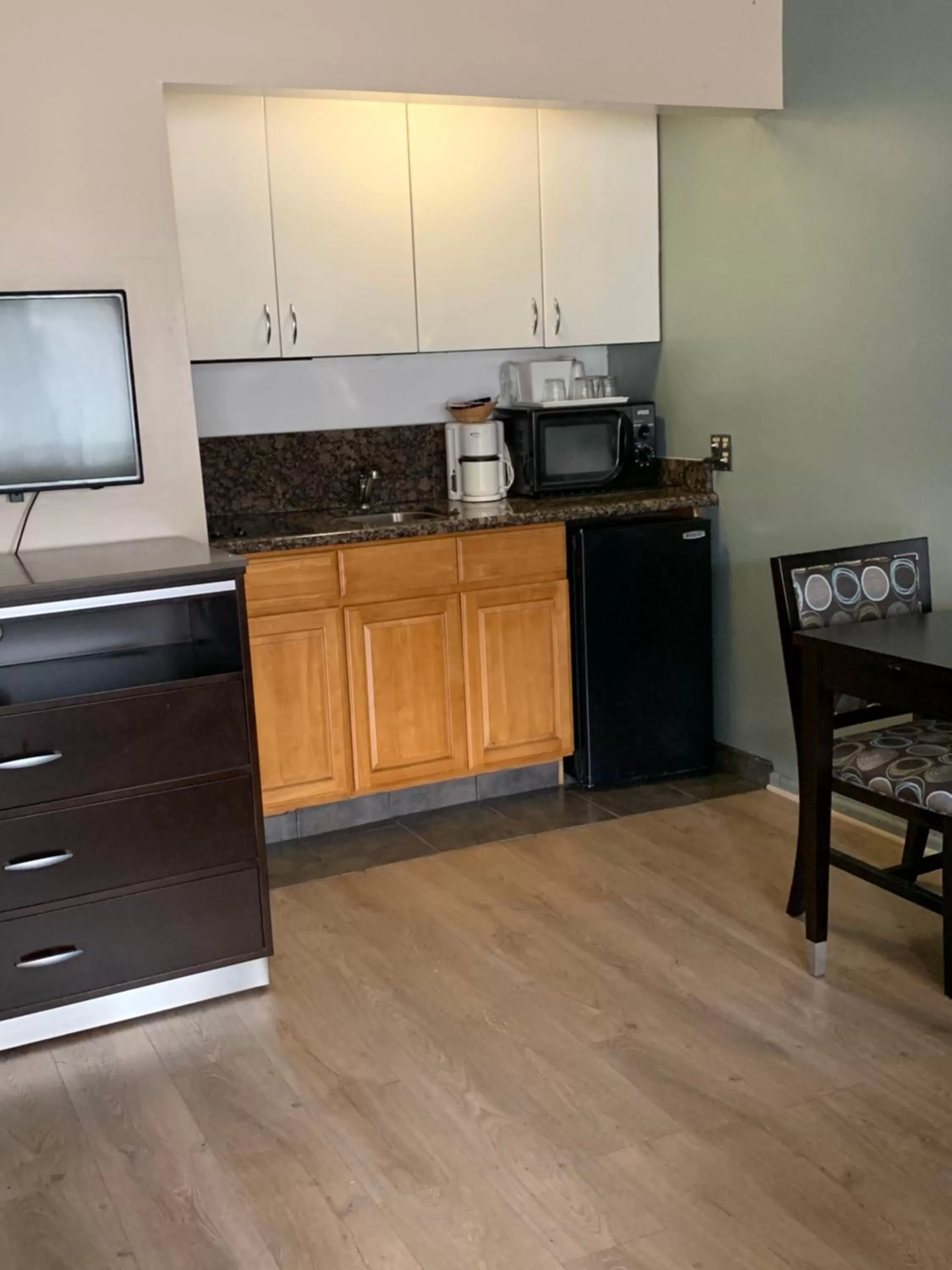 Olive Tree Inn & Suites