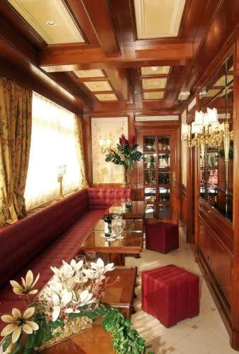 Lounge or bar in Hotel Champagne Palace