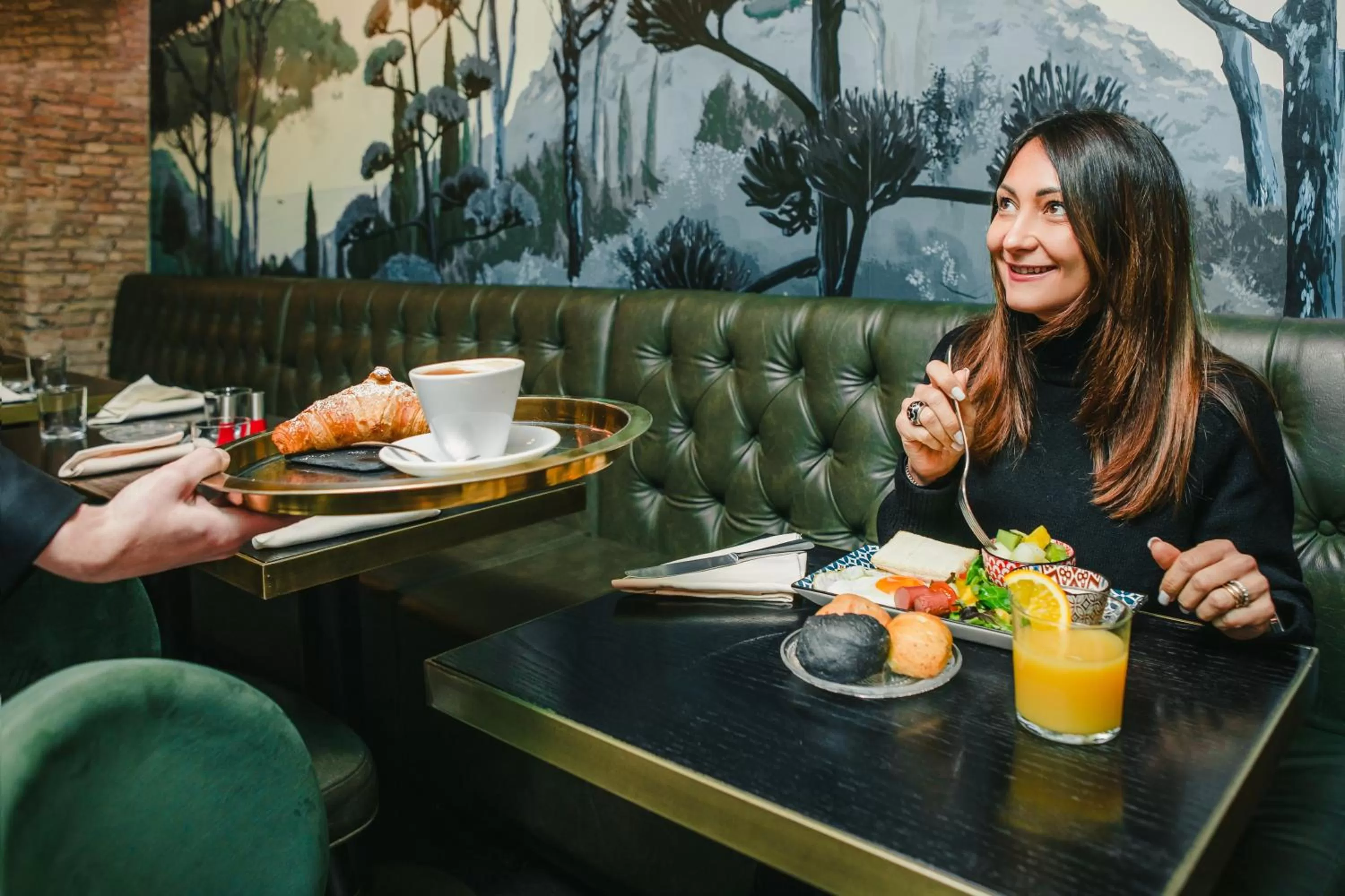 Breakfast in Tree Charme Parliament Boutique Hotel