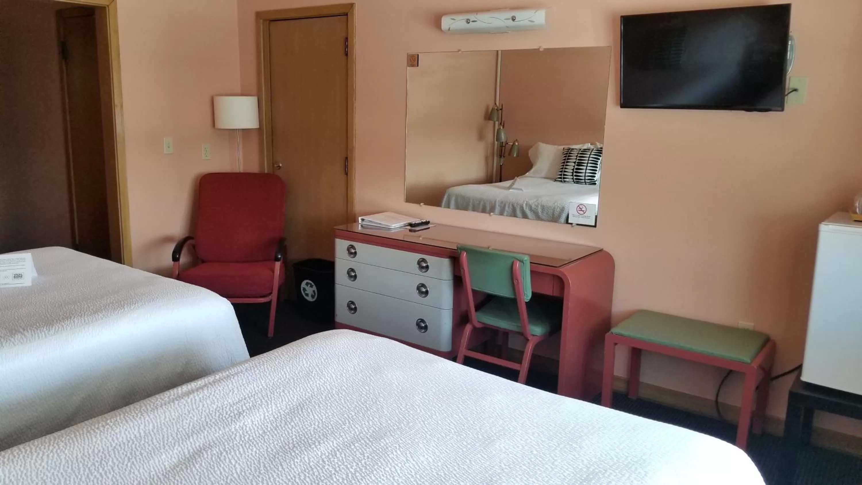 Bed in Holiday Music Motel