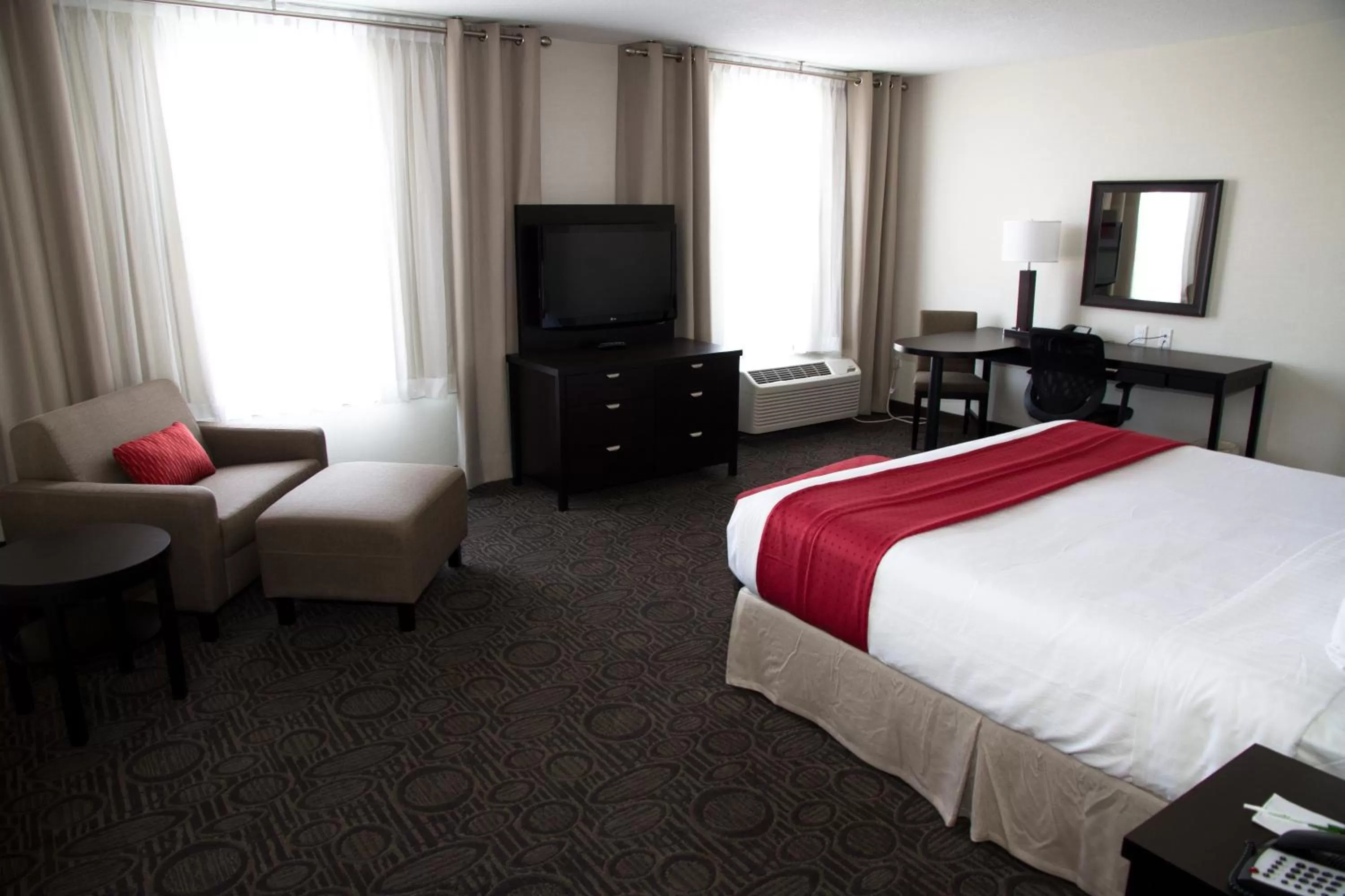 Photo of the whole room, Bed in Holiday Inn Hotel & Suites Red Deer by IHG