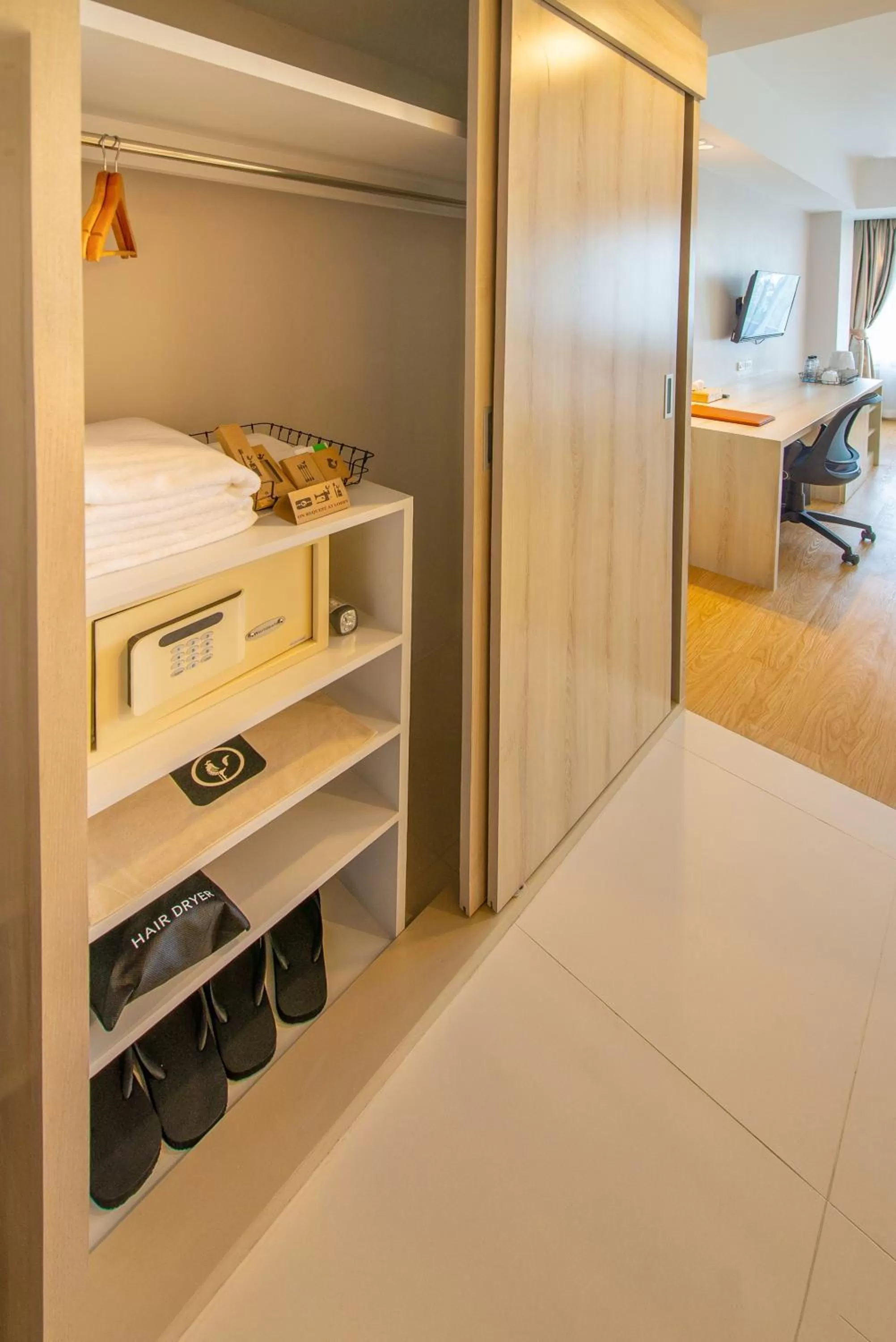 Bathroom, Bed in The Farm House Hotel Ranong