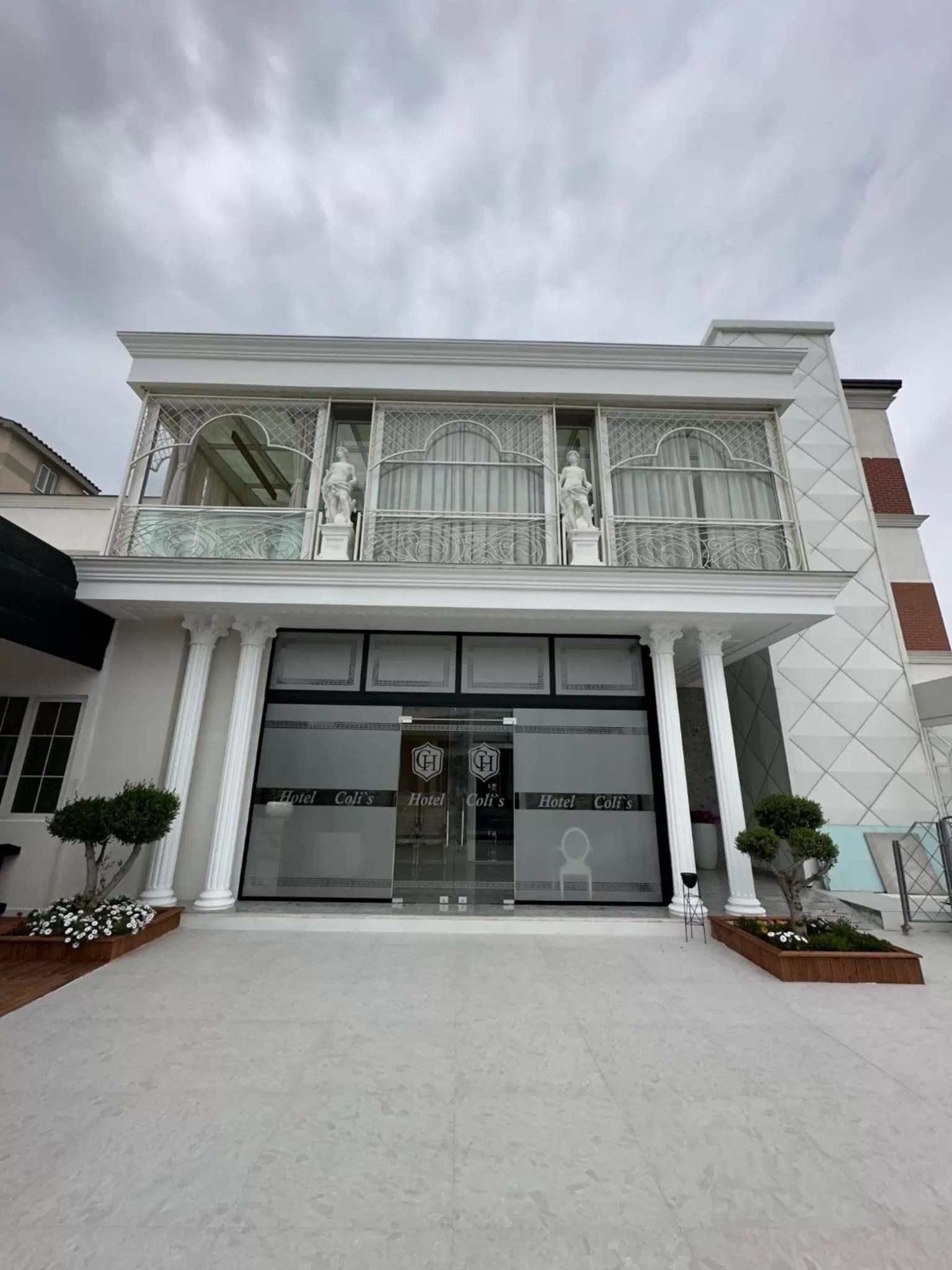 Facade/entrance, Property Building in Hotel Colis