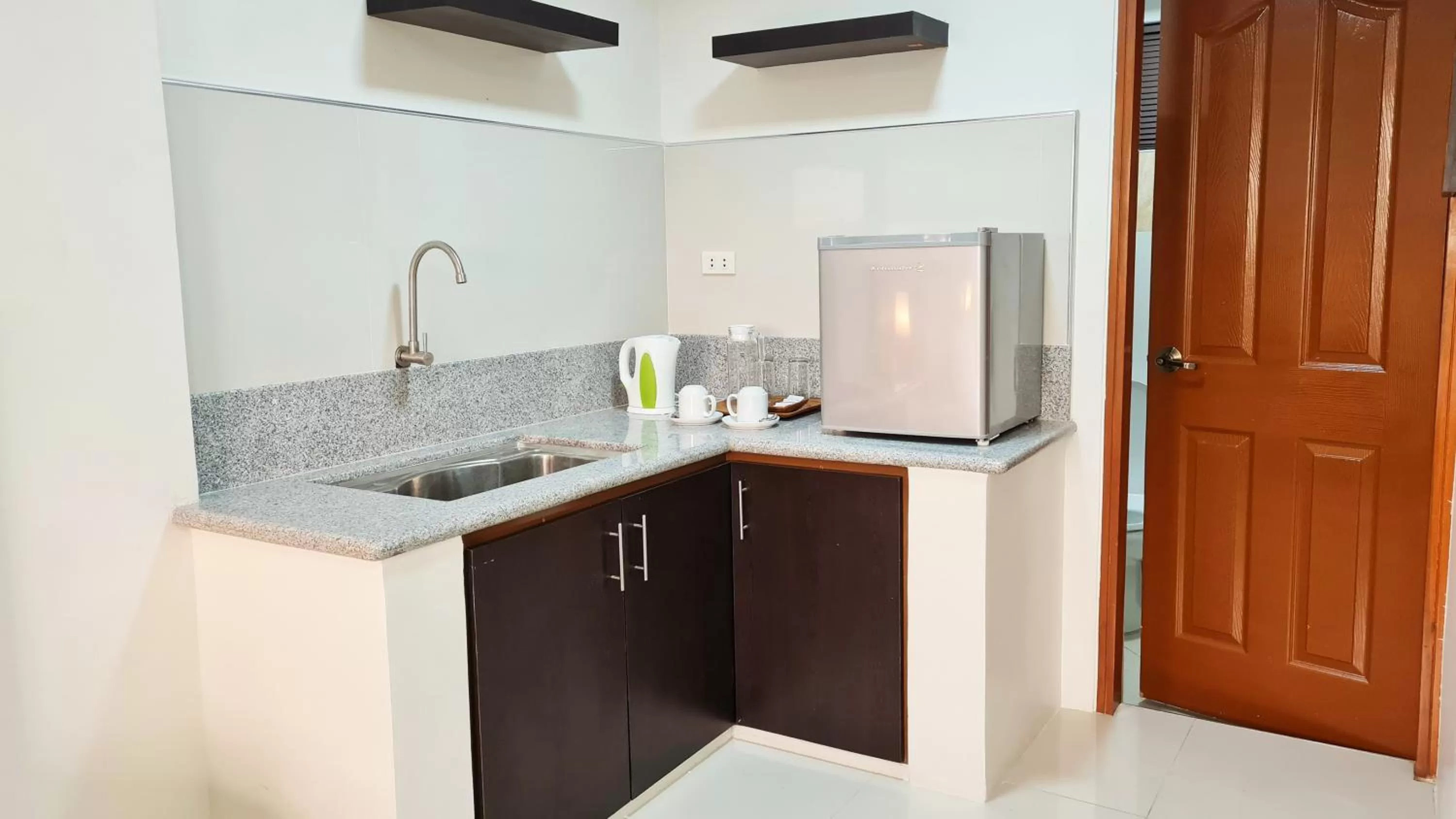 Coffee/tea facilities in Staycation Hotel