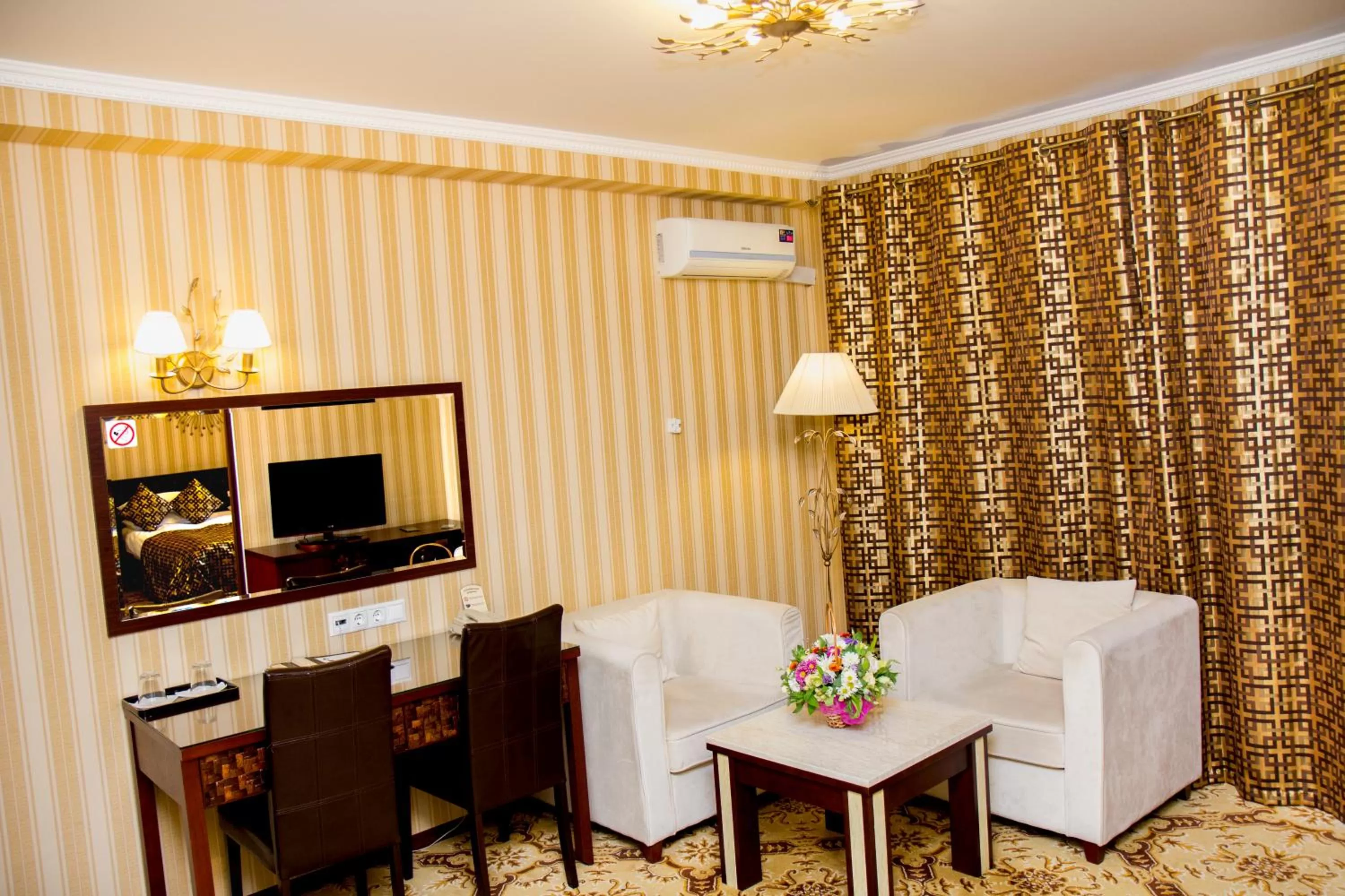 Photo of the whole room in Klassik Hotel