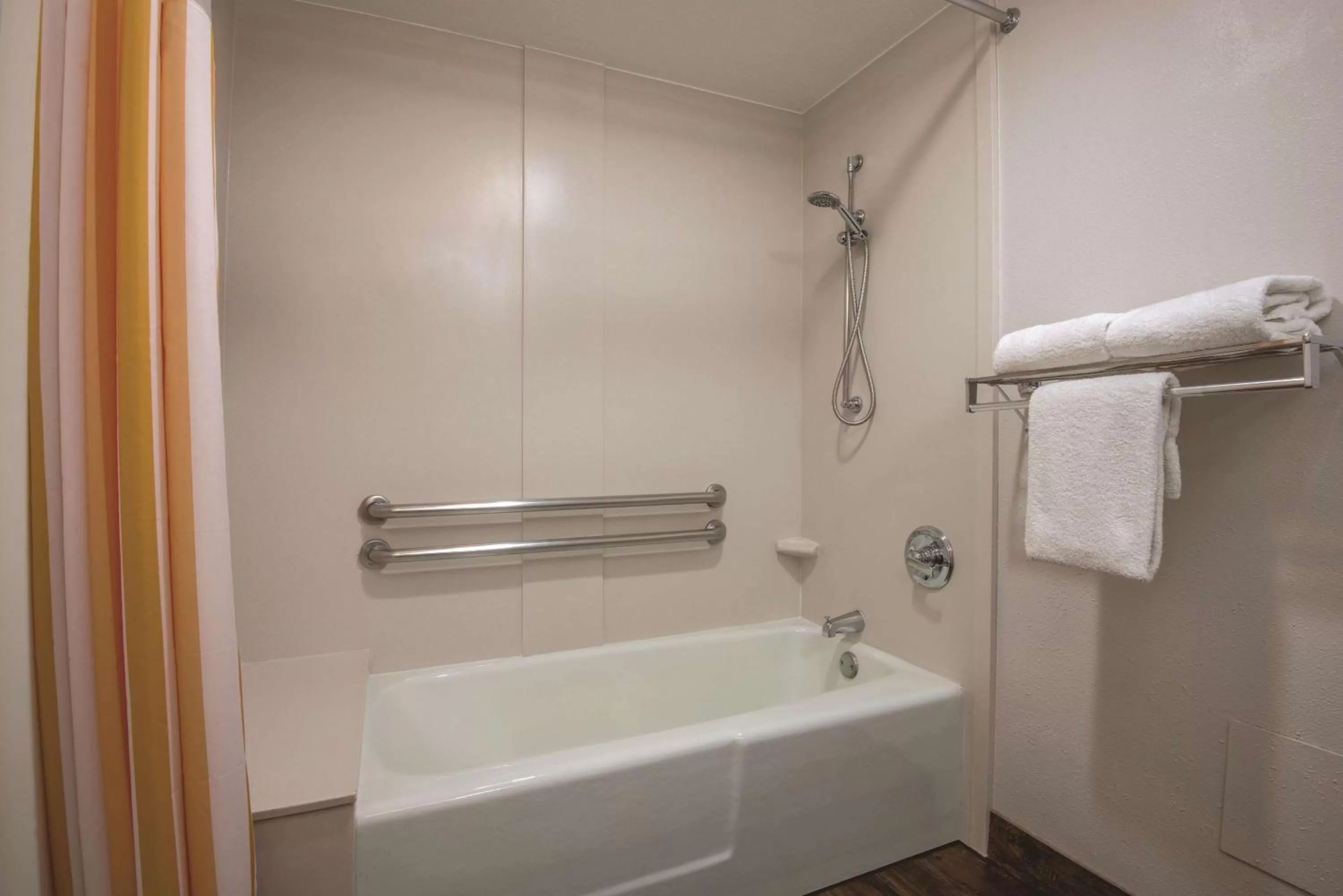 Photo of the whole room in La Quinta by Wyndham Silverthorne - Summit Co