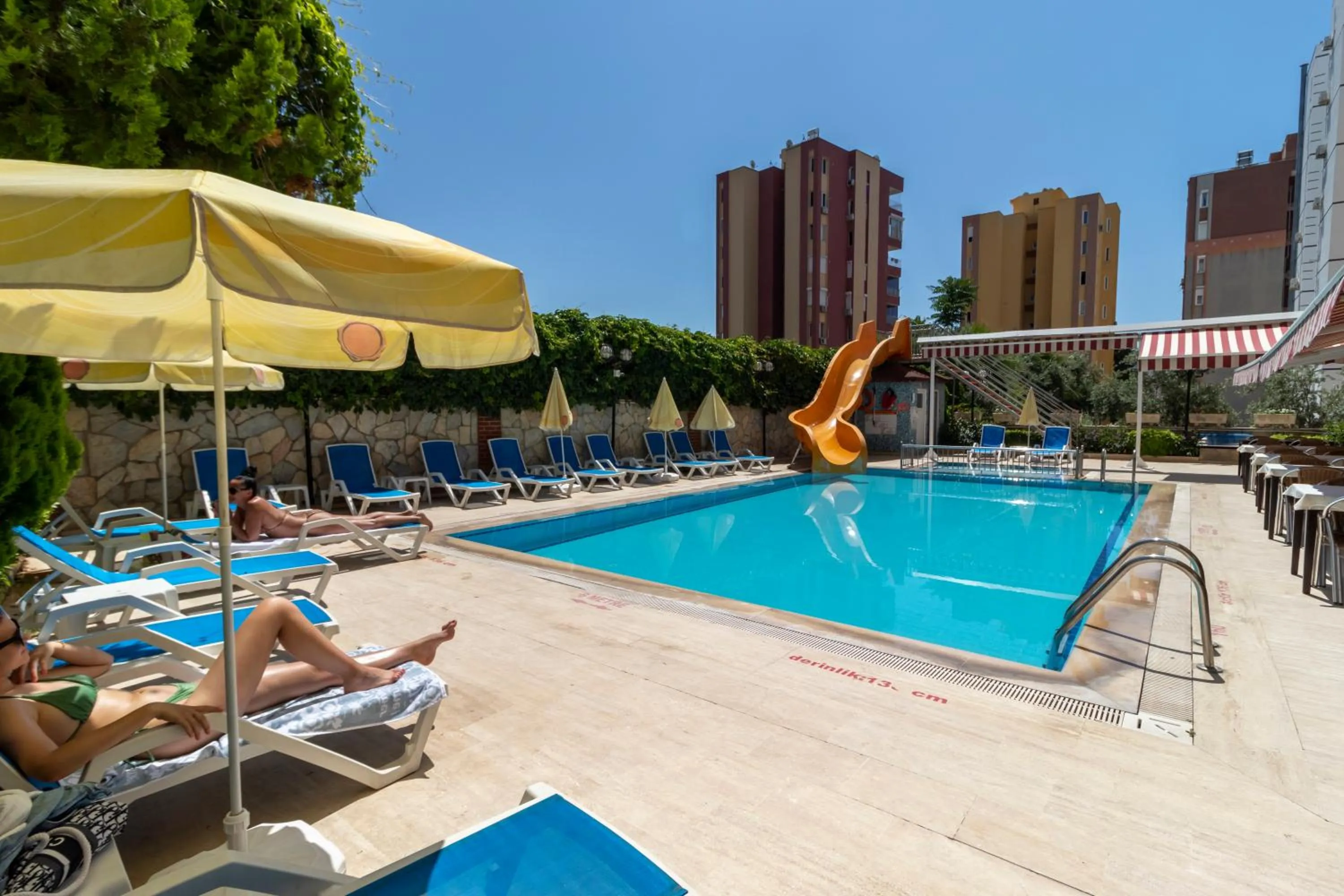Swimming pool in Lara Dinc Hotel